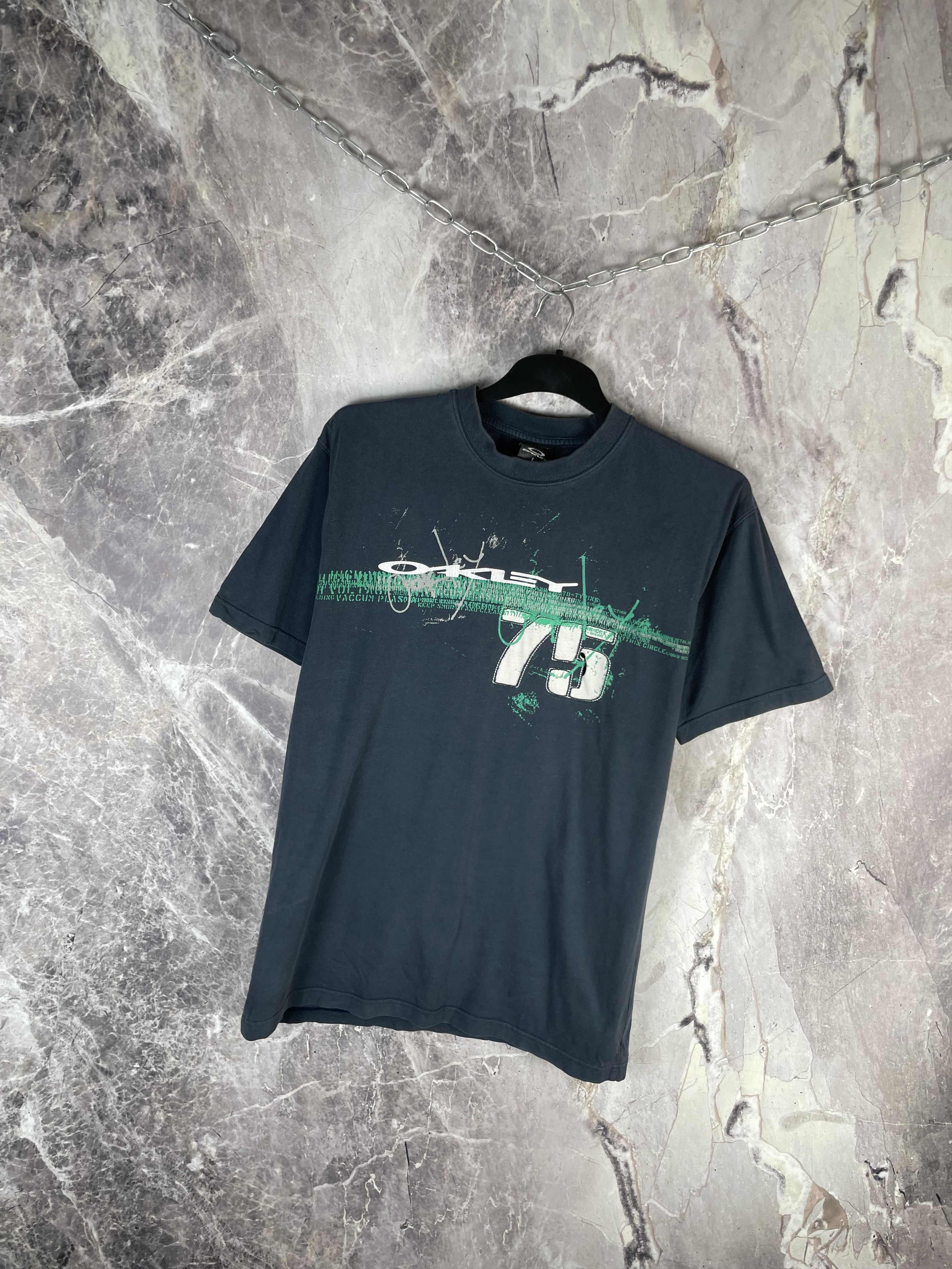 Oakley Oakley Vintage Mens Crew Neck T-Shirt Size US L / EU 52-54 / 3 - 2 Thumbnail