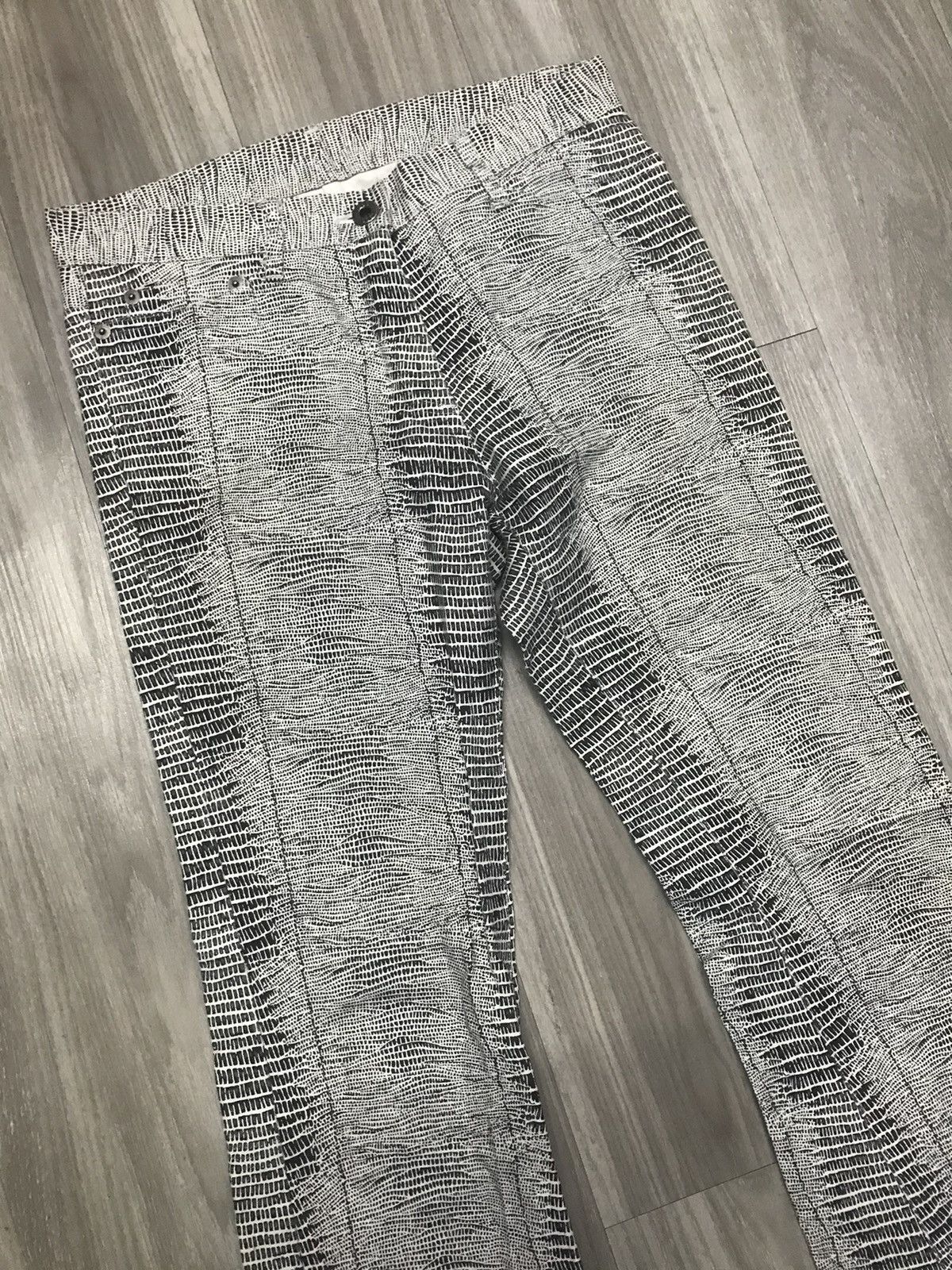 5351 POUR LES HOMMES 5351 Pour Les Homme Snake Printed Flare Jeans Size US 28 / EU 44 - 14 Thumbnail