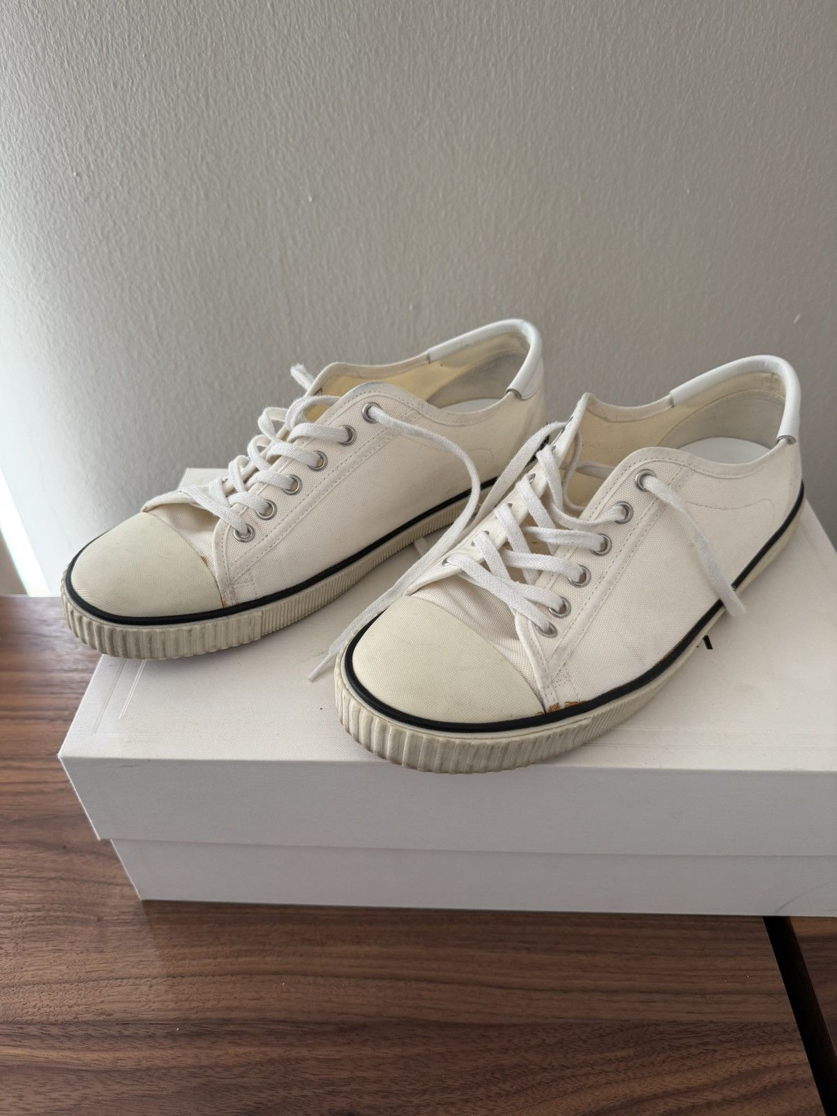 Celine CELINE - WHITE LOW SNEAKERS - HEDI SLIMANE Size US 8 / EU 41 - 2 Thumbnail