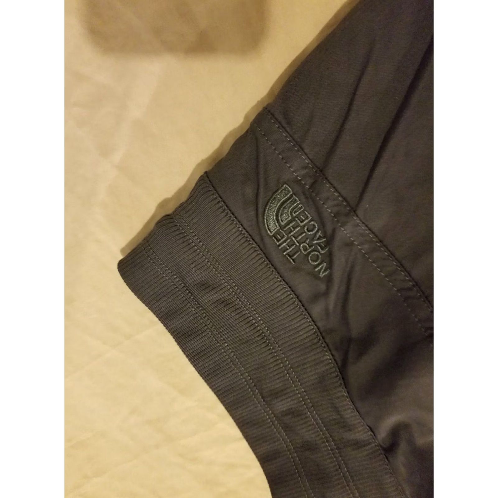 The North Face The North Face Skirt Medium M Gray Grey Athletic Outdoor Hiking Womens Size 32" / US 10 / IT 46 - 2 Thumbnail