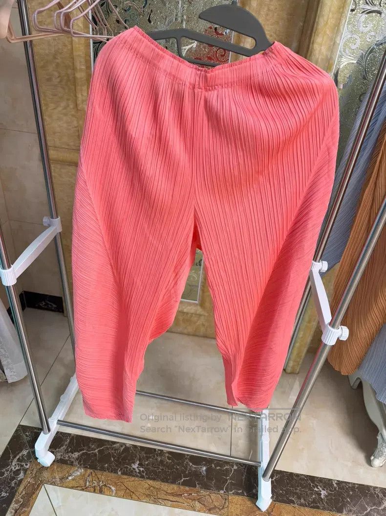 Issey Miyake Issey Miyake Red Irregular Pants Size 26" / US 2 / IT 38 - 1 Thumbnail