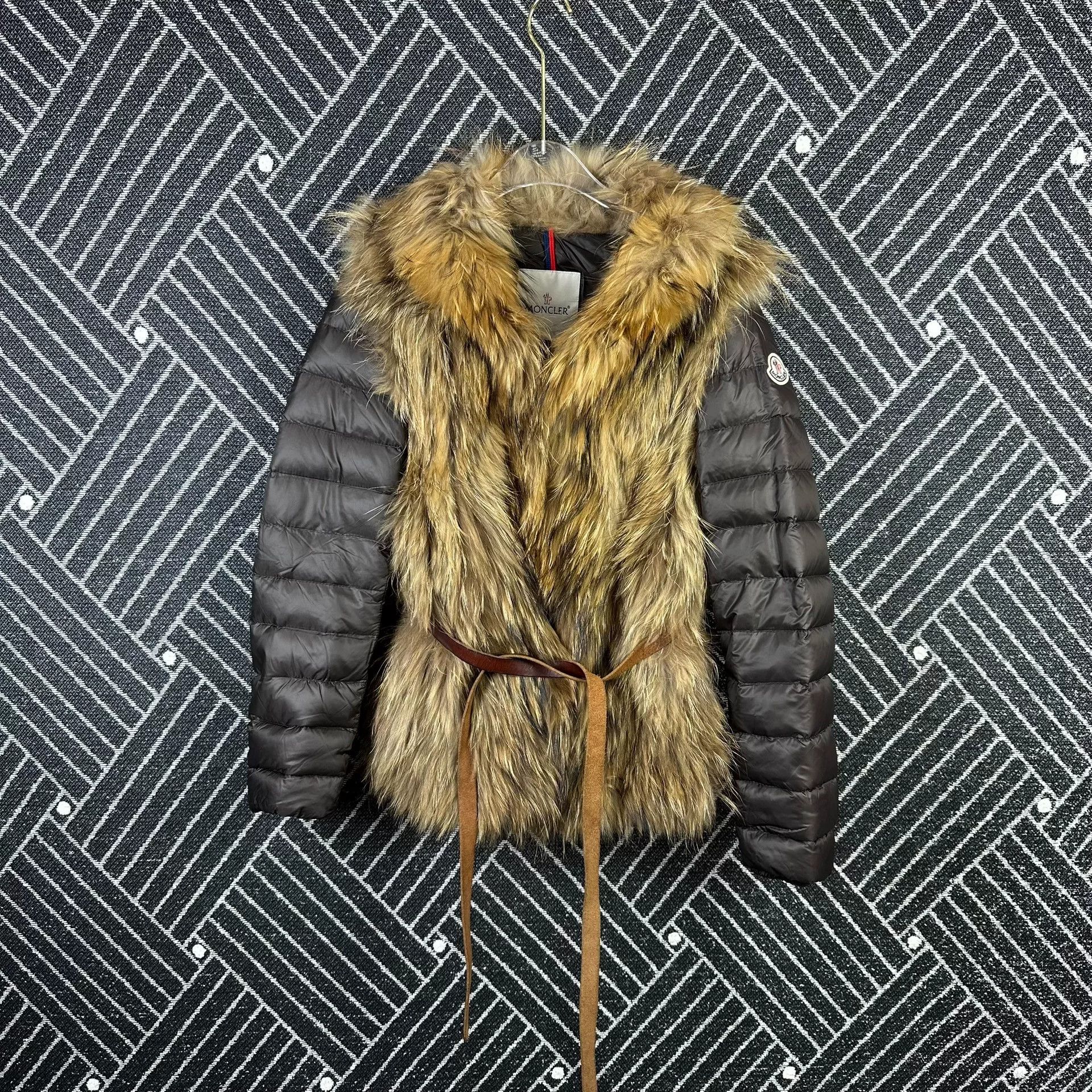 Moncler Moncler Raccoon Fur Trim Down Jacket Size M / US 6-8 / IT 42-44 - 1 Thumbnail