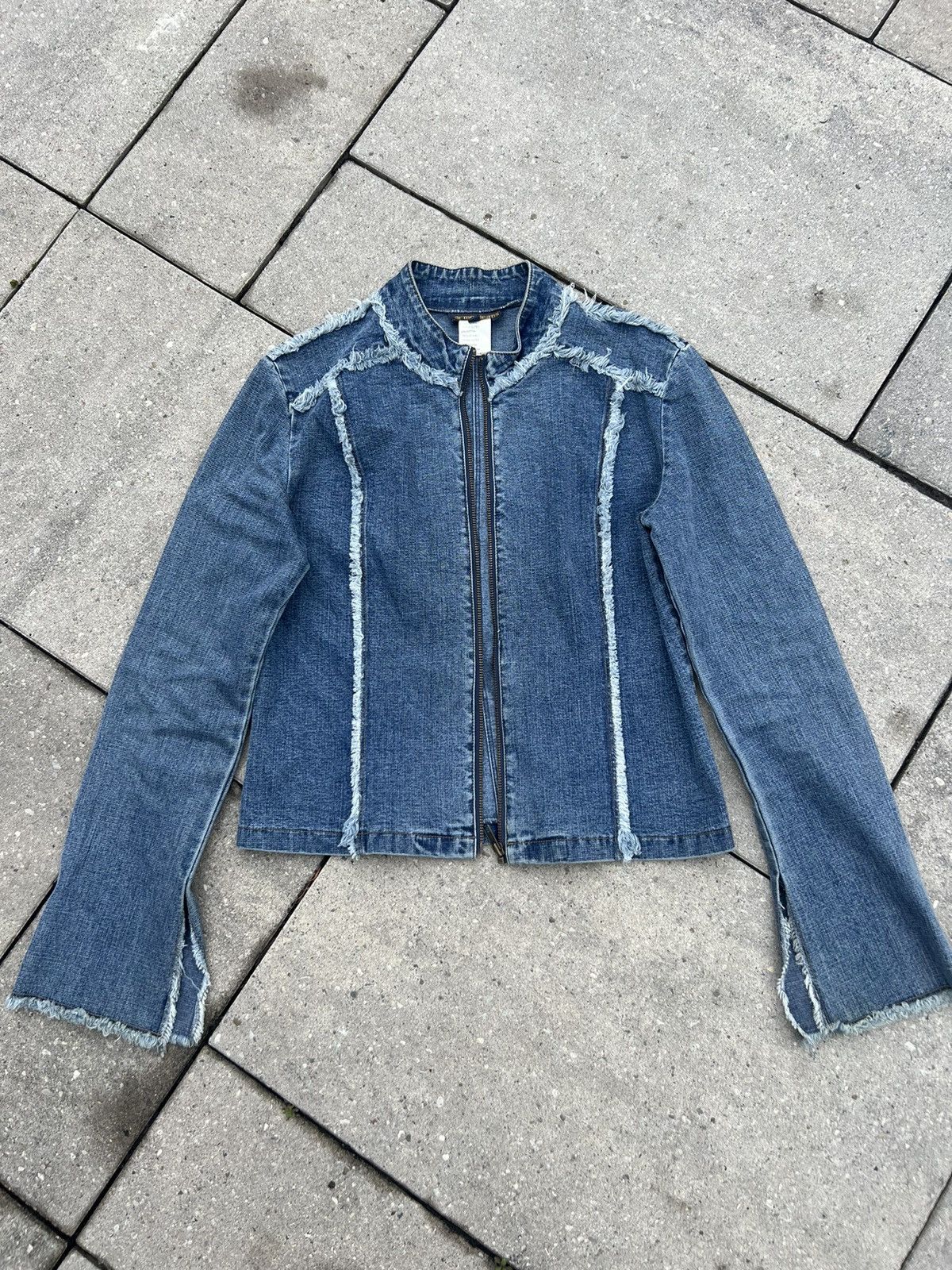 Japanese Brand Distressed cropped denim jacket Size US S / EU 44-46 / 1 - 1 Thumbnail