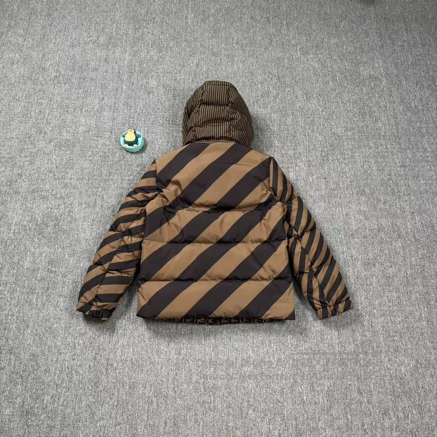Fendi Fendi Reversible Monogram Print Down Jacket. Size L / US 10 / IT 46 - 4 Thumbnail