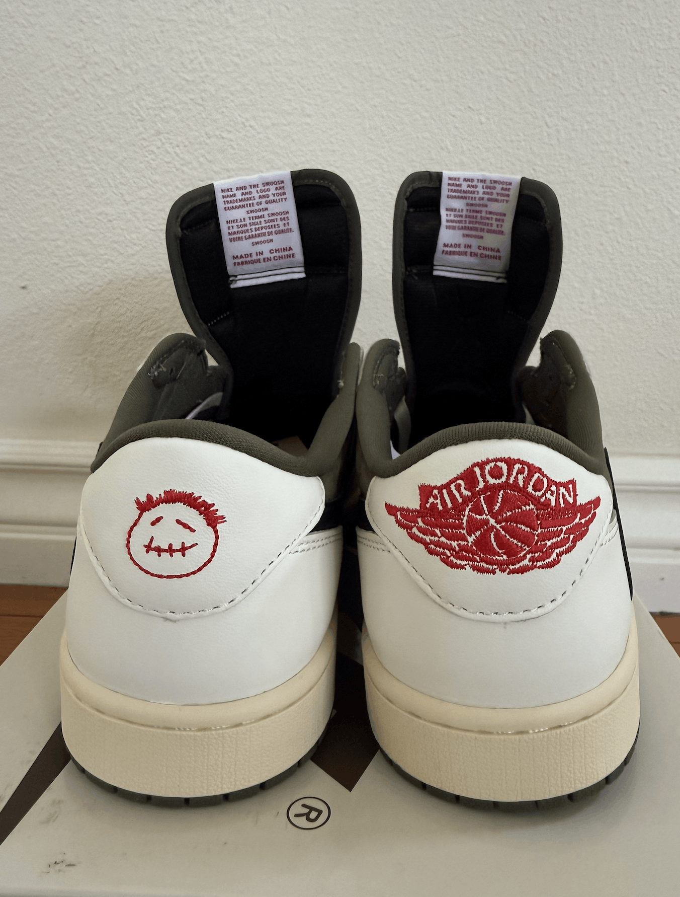 Nike × Travis Scott Air Jordan 1 Low OG SP Travis Scott Medium Olive Size US 9 / EU 42 - 3 Thumbnail