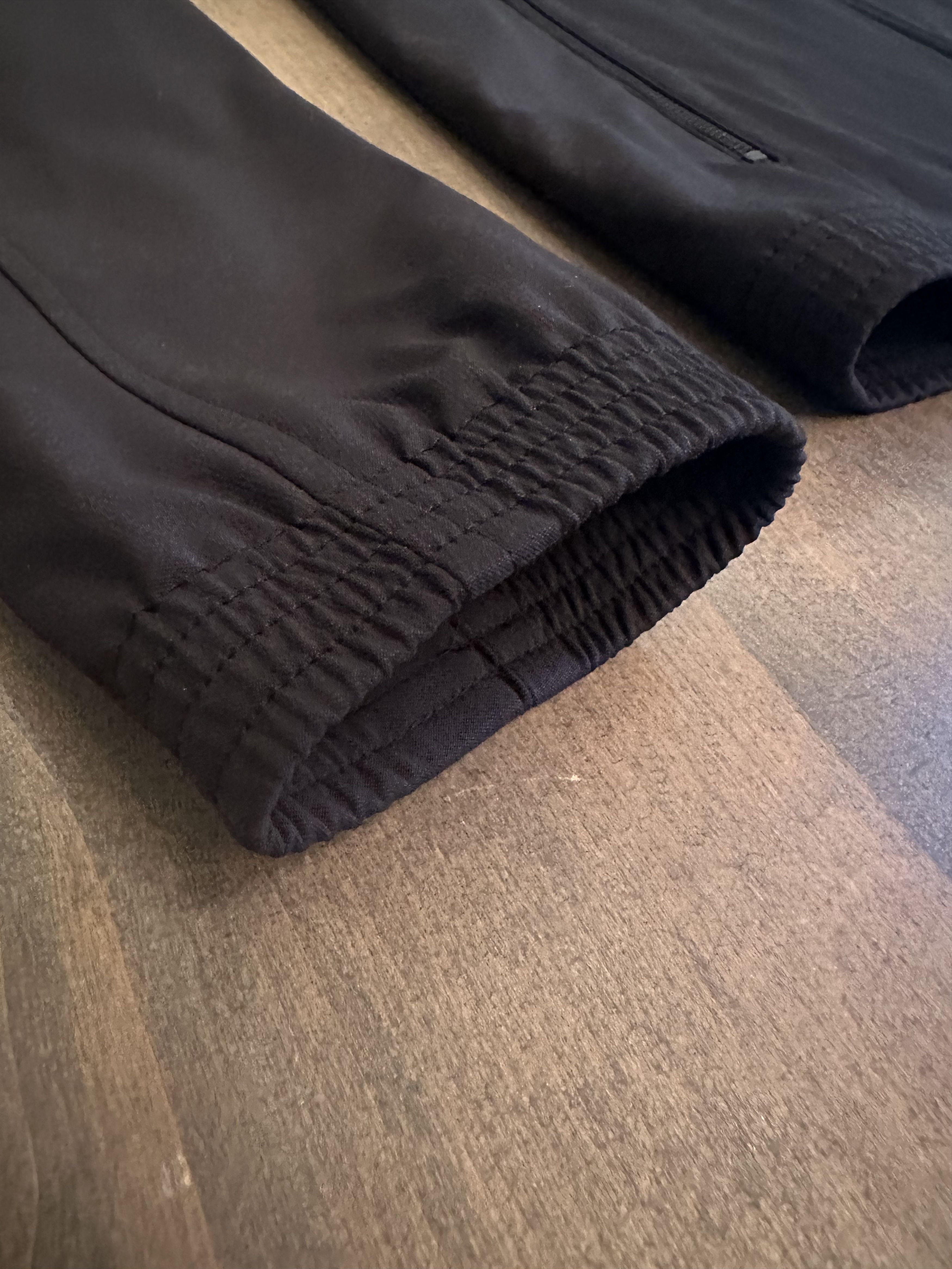 Theory Theory Bomber (Black) NWT Size US XS / EU 42 / 0 - 7 Thumbnail