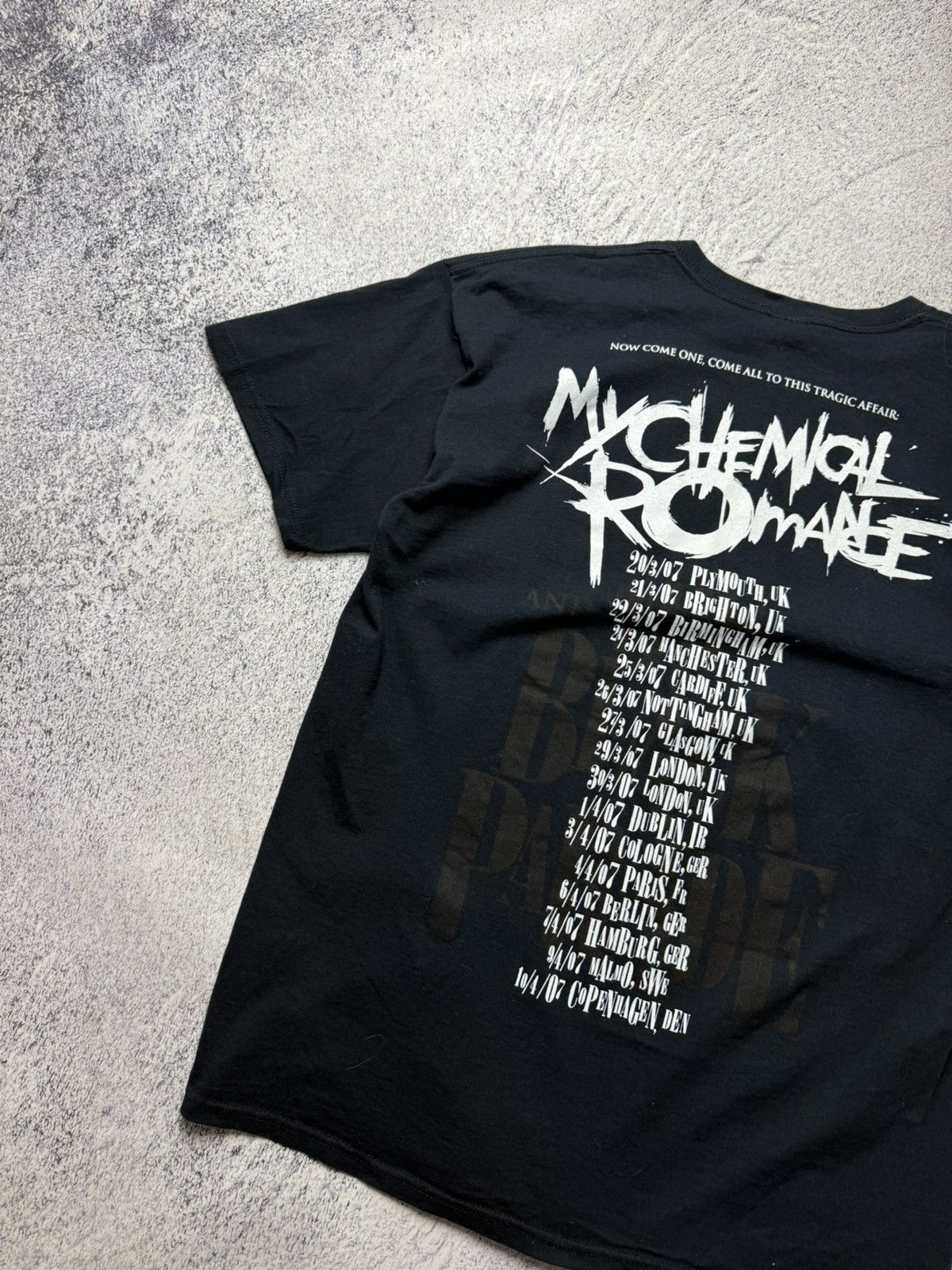 Band Tees Vintage My Chemical Romance The Black Parade Album T shirt Size US L / EU 52-54 / 3 - 16 Thumbnail