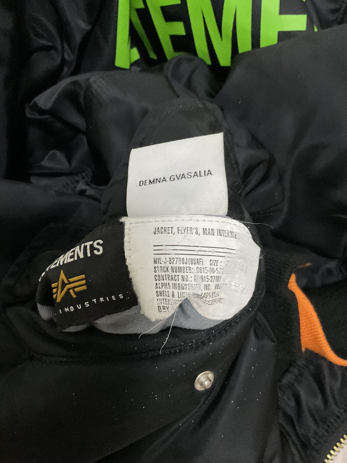 Vetements Vetements x alpha industry emoji buttons reversible bomber Size US XS / EU 42 / 0 - 4 Thumbnail