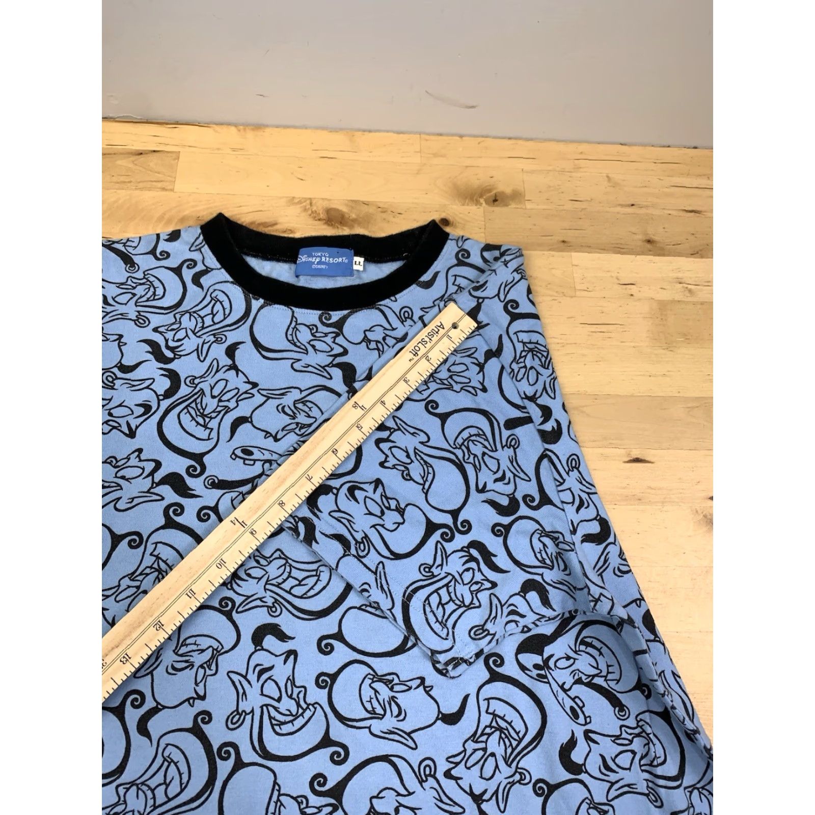 Disney Disney Aladdin Genie Shirt Mens L Blue AOP Shirt Mens L Blue Aladdin Genie Disney Disney Toy Story? No. (Oops). Size US L / EU 52-54 / 3 - 5 Thumbnail