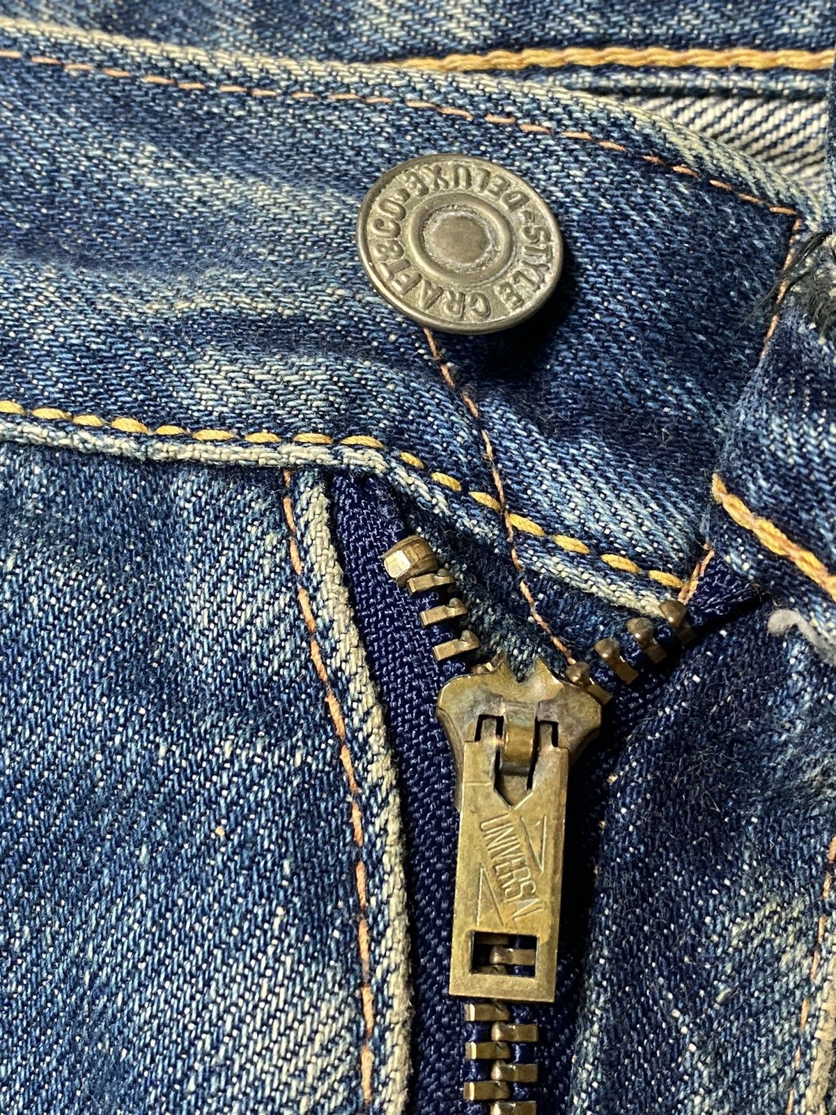 Evisu × Vintage Vintage Evisu Selvedge Slim Straight Distressed Jeans W27 Size US 27 - 14 Thumbnail