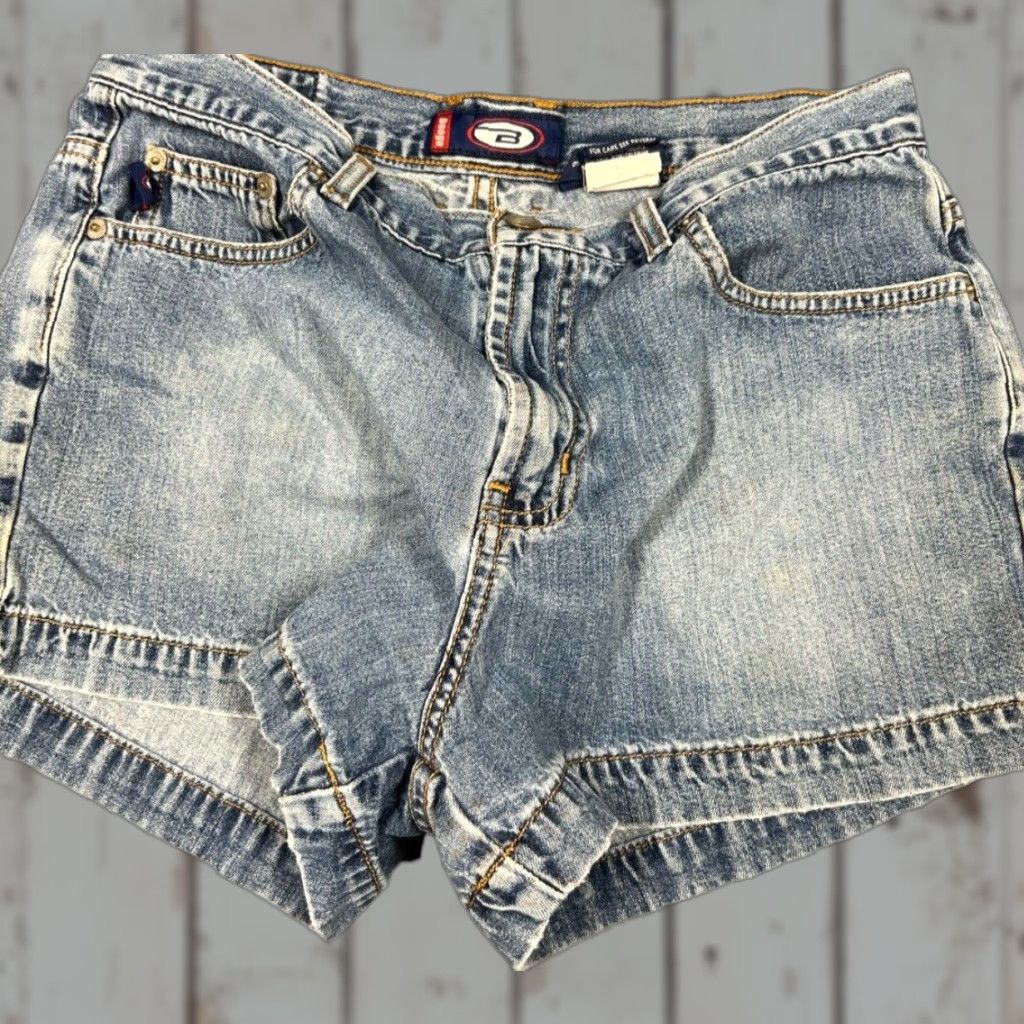 VINTAGE Bongo Women's Denim Shorts Juniors Sz Blue Jean Mid-Rise