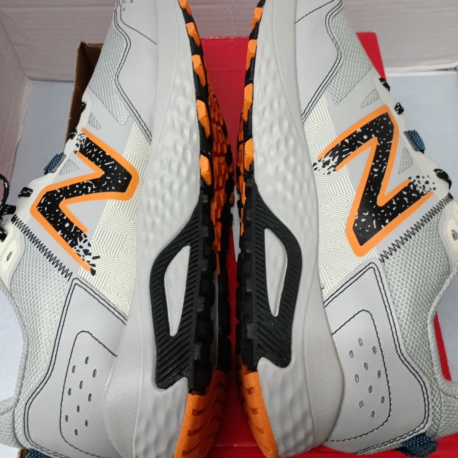 New Balance New Balance 410v8 Trail Running Shoes Men Sz 11.5 4E W Grey Size US 11.5 / EU 44-45 - 6 Thumbnail