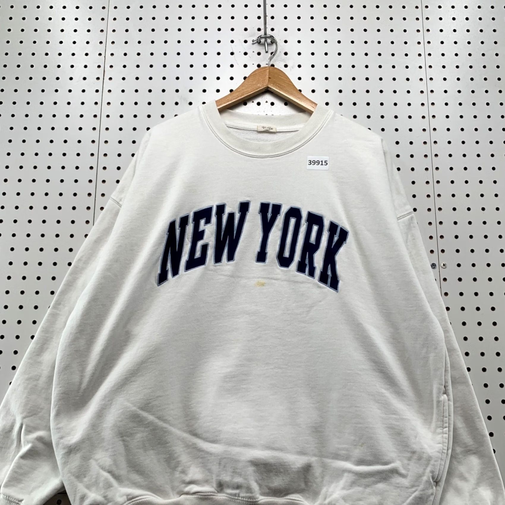 Brandy Melville John Galt New York Sweatshirt Womens One Size White Pockets Embroidered Size ONE SIZE - 2 Thumbnail