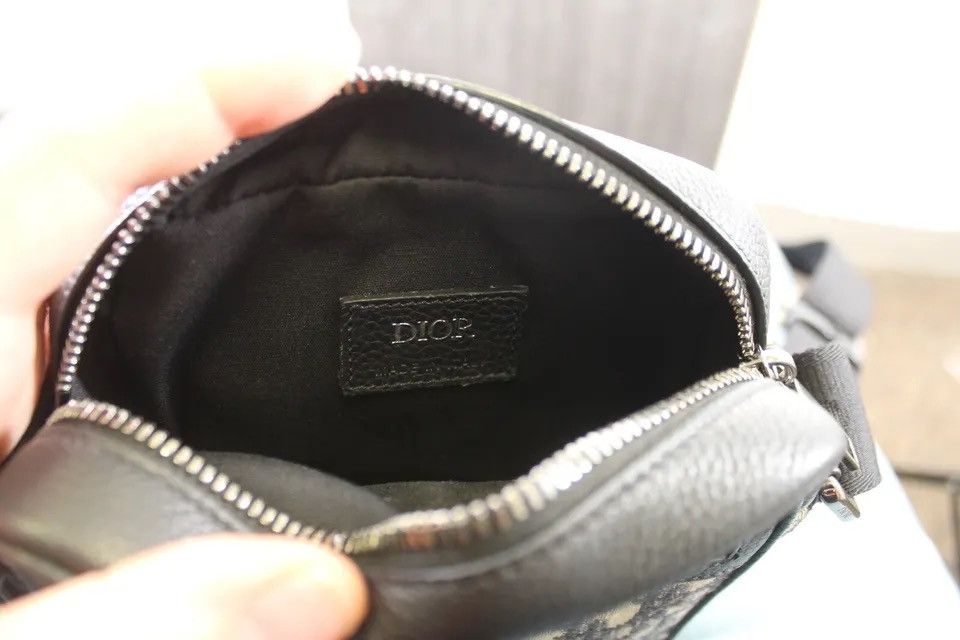 Dior Authentic Christian Dior Oblique Blue Beige Crossbody Bag Size ONE SIZE - 19 Thumbnail