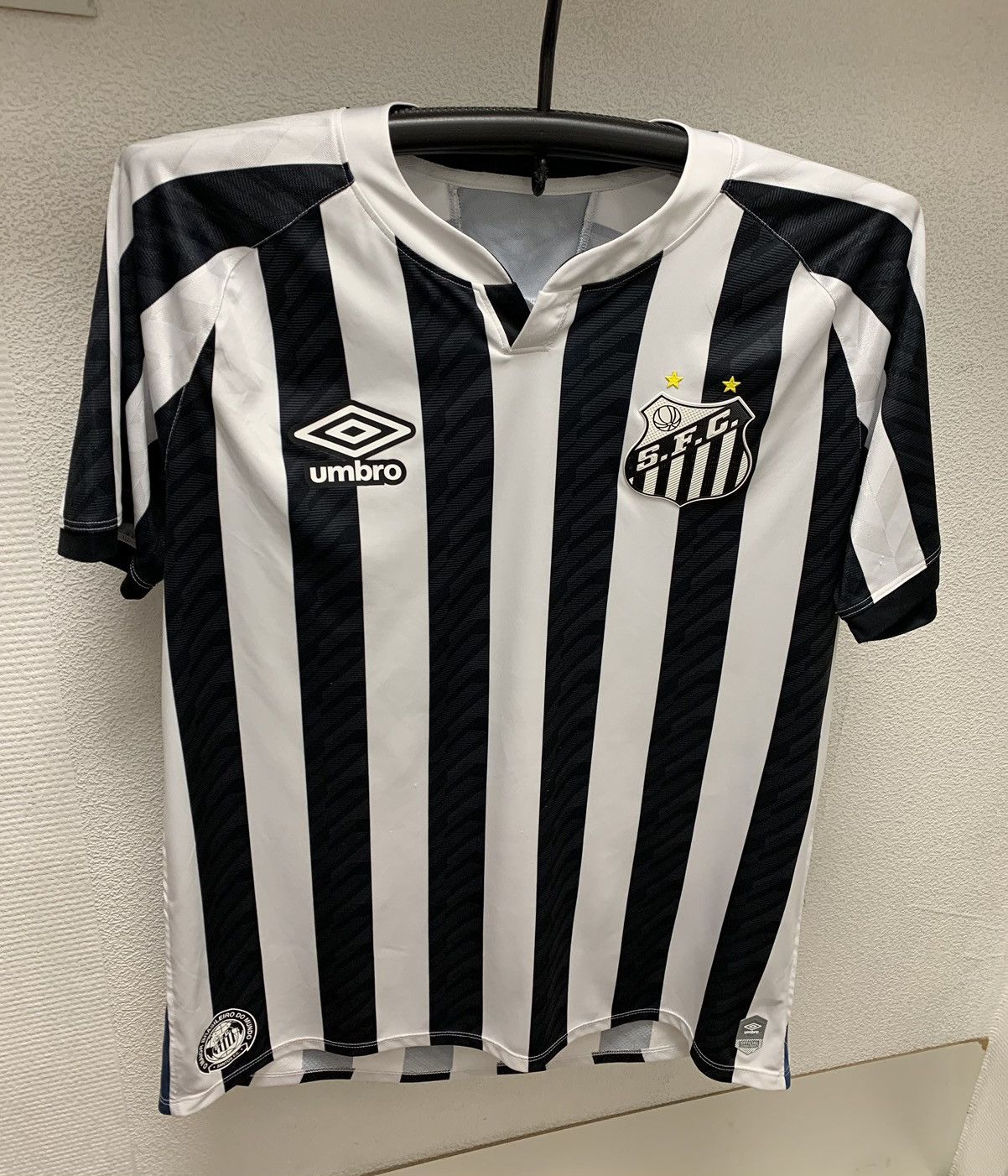 Umbro Santos soccer jersey Brasil Brazil L size umbro Size US L / EU 52-54 / 3 - 1 Thumbnail