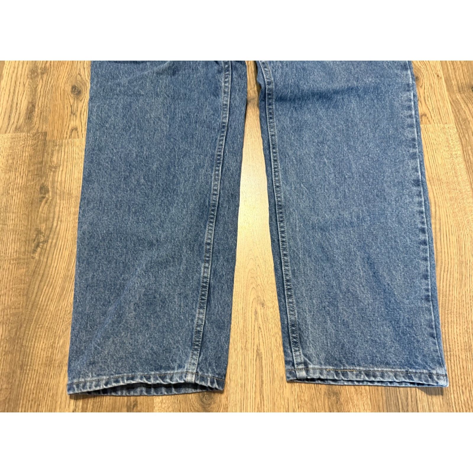 Wrangler Wrangler Jeans Men 40x30 Blue Denim Straight Leg Medium Wash Regular Waist 5-Pocket Design Inseam 30in Jeans Size US 40 / EU 56 - 3 Thumbnail