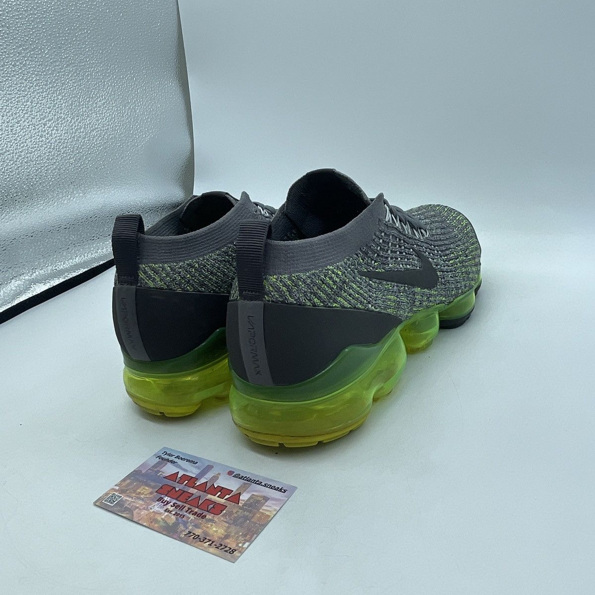 Nike Air vapormax flyknit grey volt Size US 9 / EU 42 - 5 Thumbnail