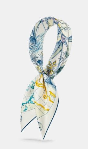 o1w1db11024 Size: OS / Reve D'Infini Square Scarf
