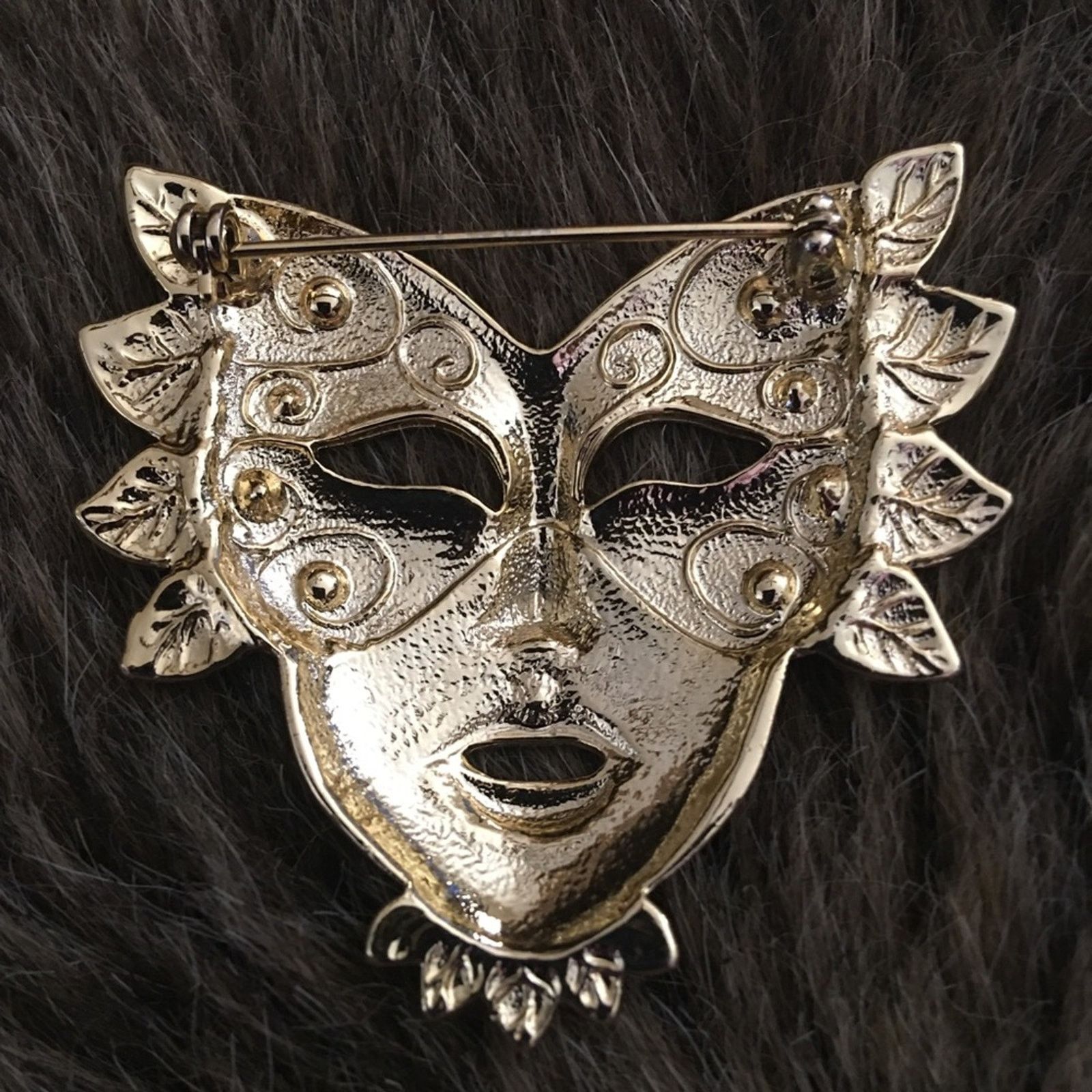 Vintage Vintage 80s gold tone jeweled mask brooch pin Size ONE SIZE - 2 Thumbnail