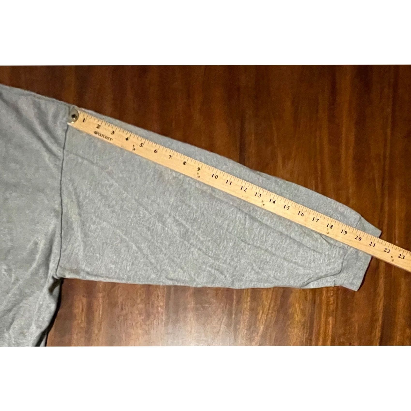 Vintage VINTAGE Ozark Trail Mens XL Gray Long Sleeve Wolf Mountain Graphic USA T Shirt Size US XL / EU 56 / 4 - 6 Thumbnail