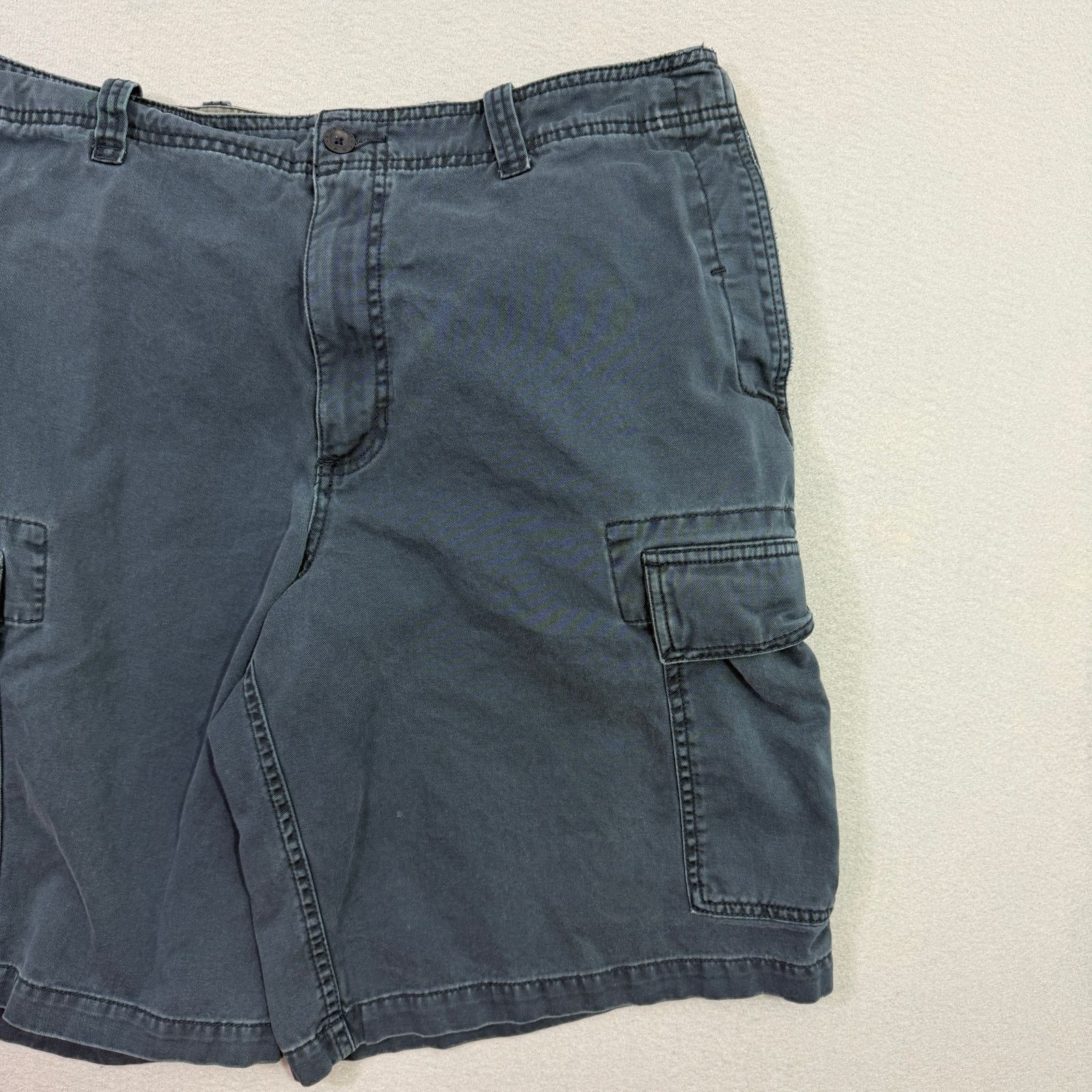 Old Navy Vintage Old Navy Cargo Shorts Men's 35 Blue 11" Inseam Size US 35 - 3 Thumbnail