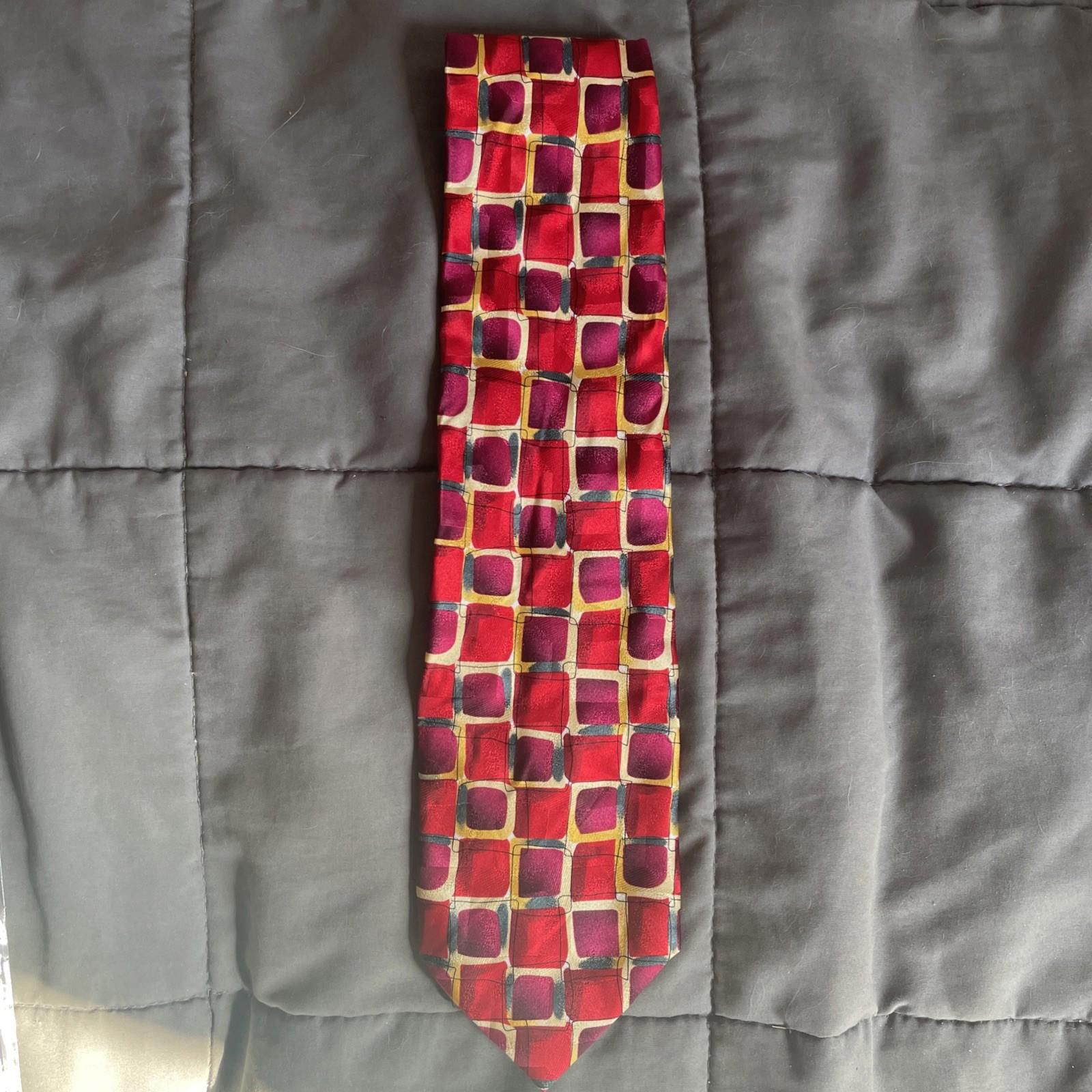 Designer 2004 J. Garcia Collection 38 New York Red Designer Silk Tie Size ONE SIZE - 1 Thumbnail