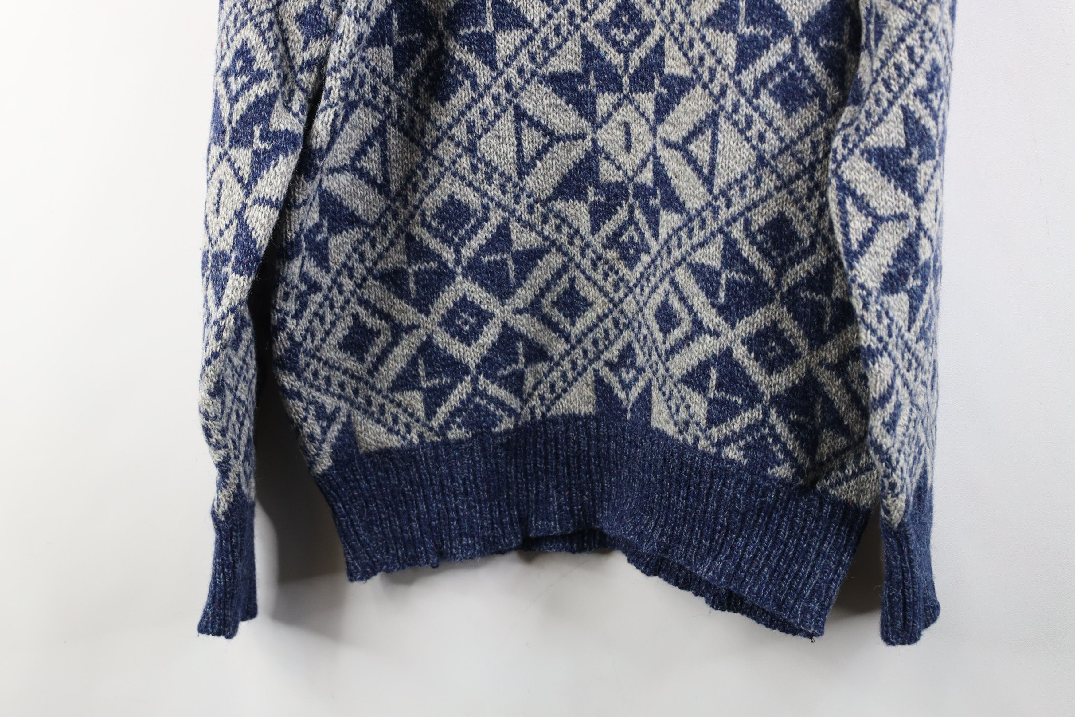 Vintage Vintage 90s Streetwear Knit Fair Isle Snowflake Sweater USA Size US M / EU 48-50 / 2 - 10 Thumbnail