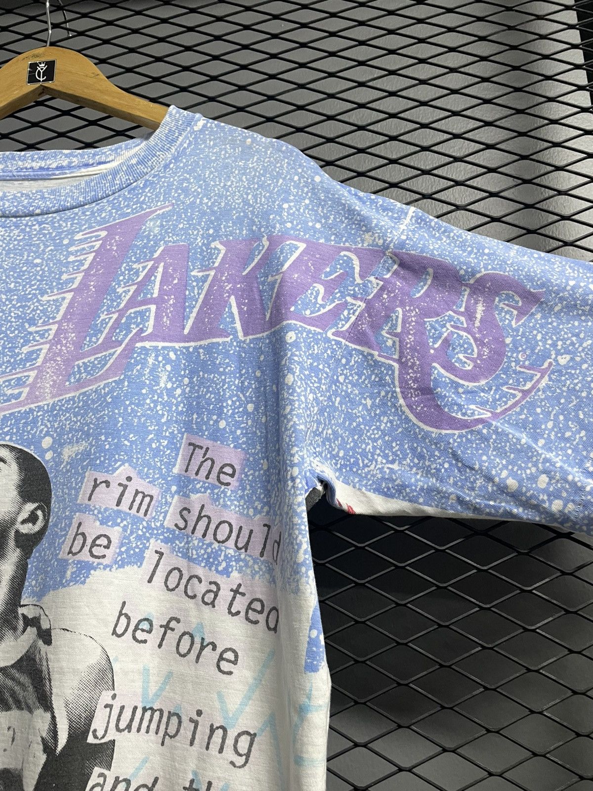 NBA Vintage 90s Magic Johnson Los Angeles Lakers T-shirt. Size US XL / EU 56 / 4 - 7 Thumbnail