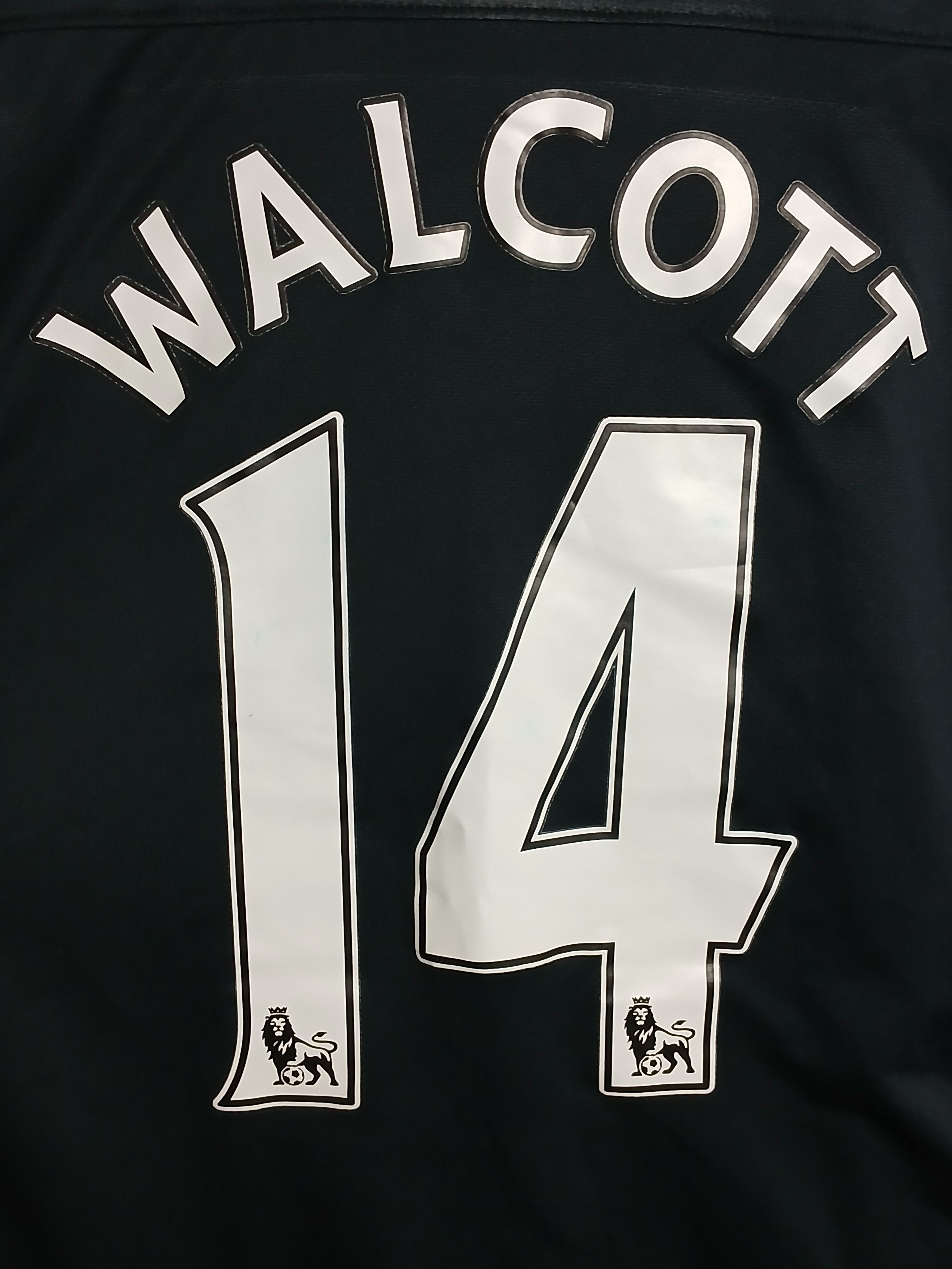 Other Arsenal 2011/2012 Away Walcott Football Jersey T-Shirt Size US M / EU 48-50 / 2 - 3 Thumbnail