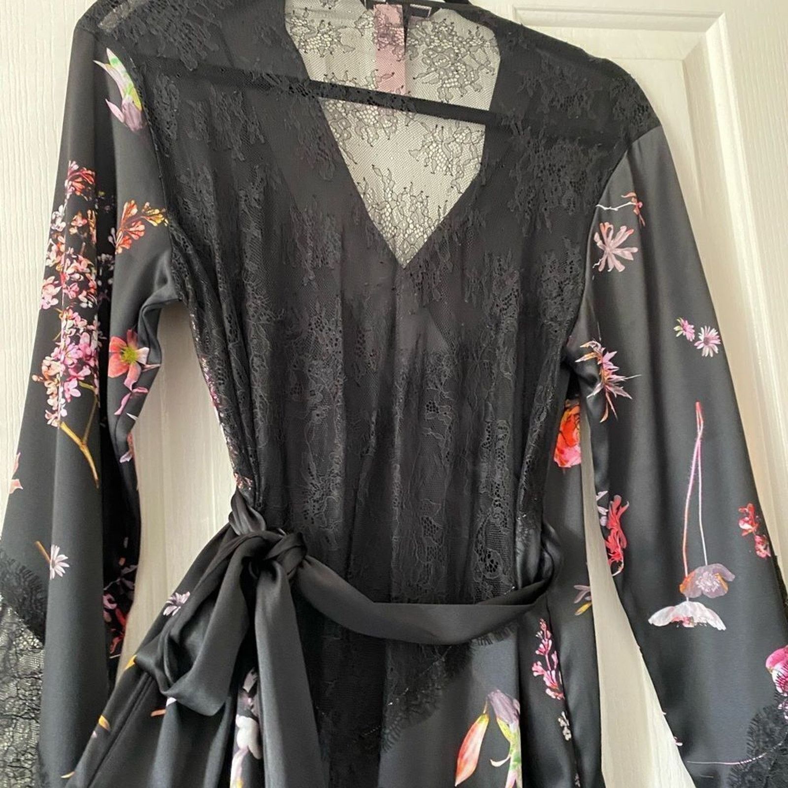 Victoria's Secret Victoria's Secret Floral Lace Chantilly Kimono Robe - XS/S Size ONE SIZE - 6 Thumbnail