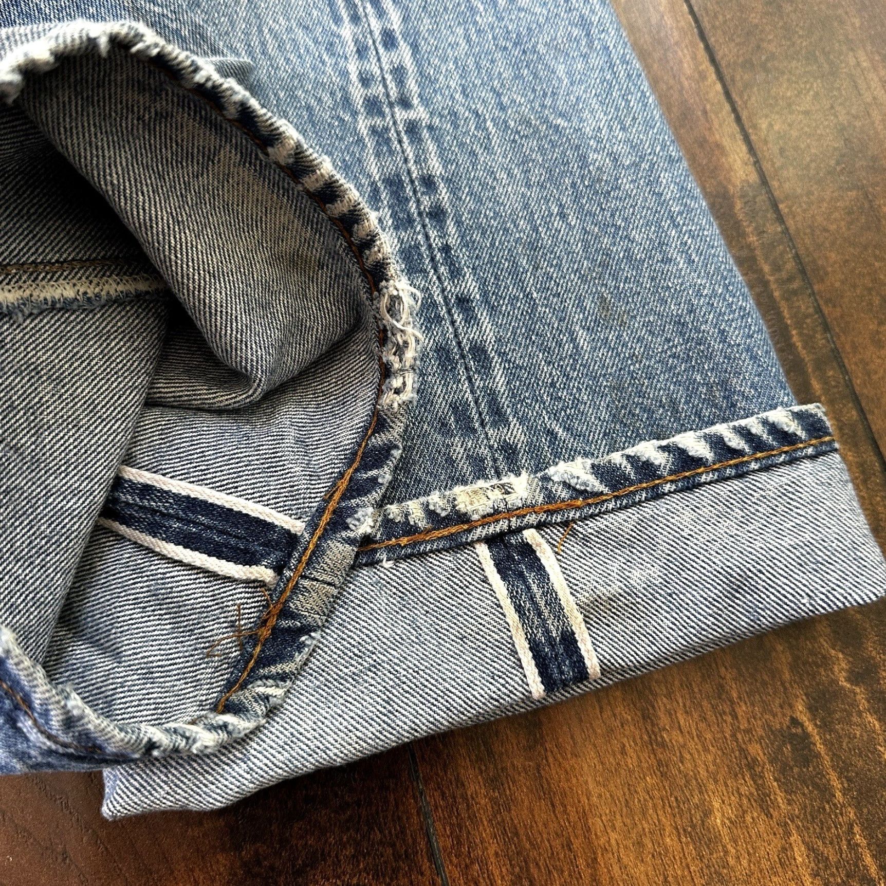 Levi's VINTAGE Levi's 501 XX Jeans Light Wash 31x33 USA 80s Blue Distressed Mens Size US 31 - 2 Thumbnail