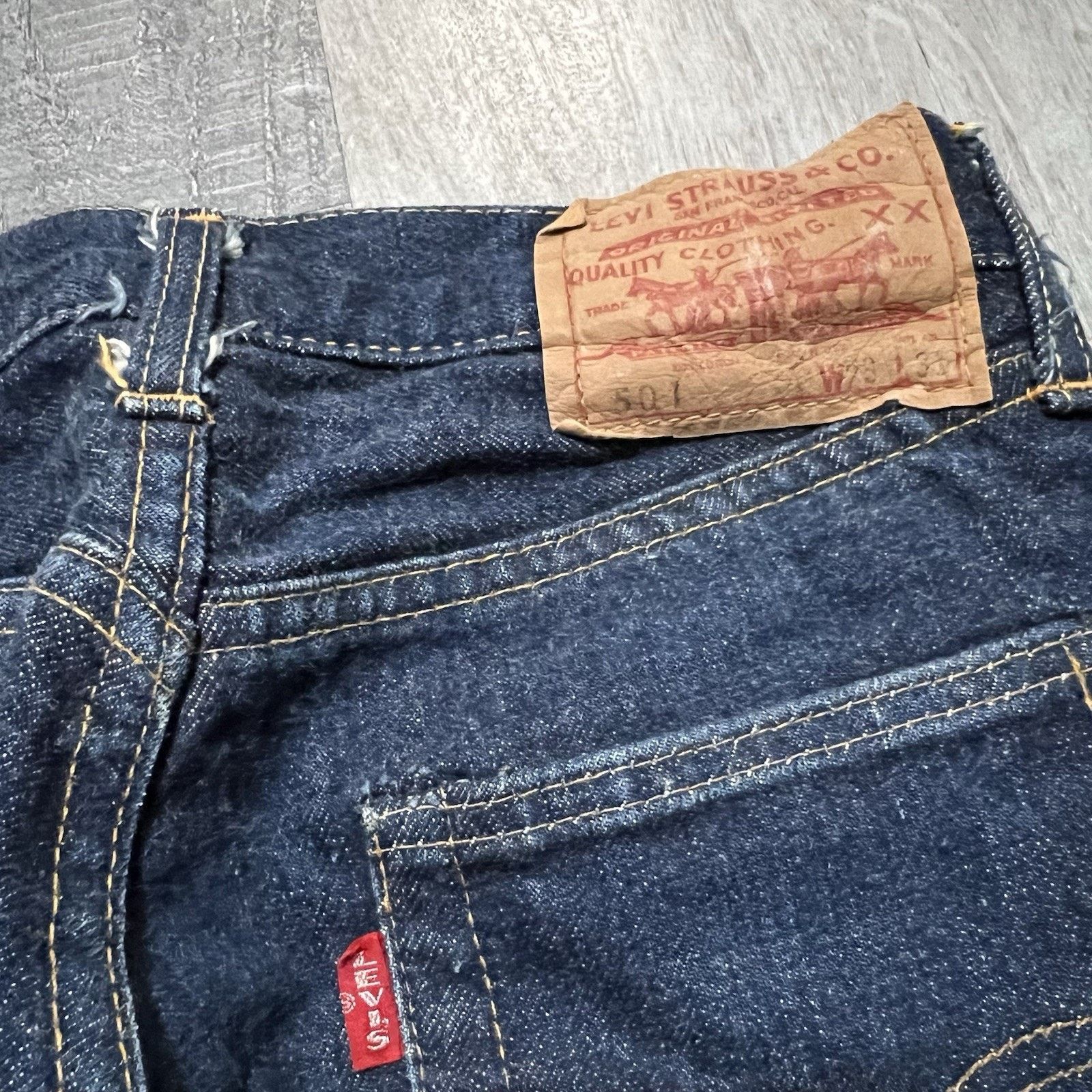 Levi's VTG 1960s Levi's Big E Dark Wash Selvedge Button Fly Jeans Size US 28 / EU 44 - 9 Thumbnail