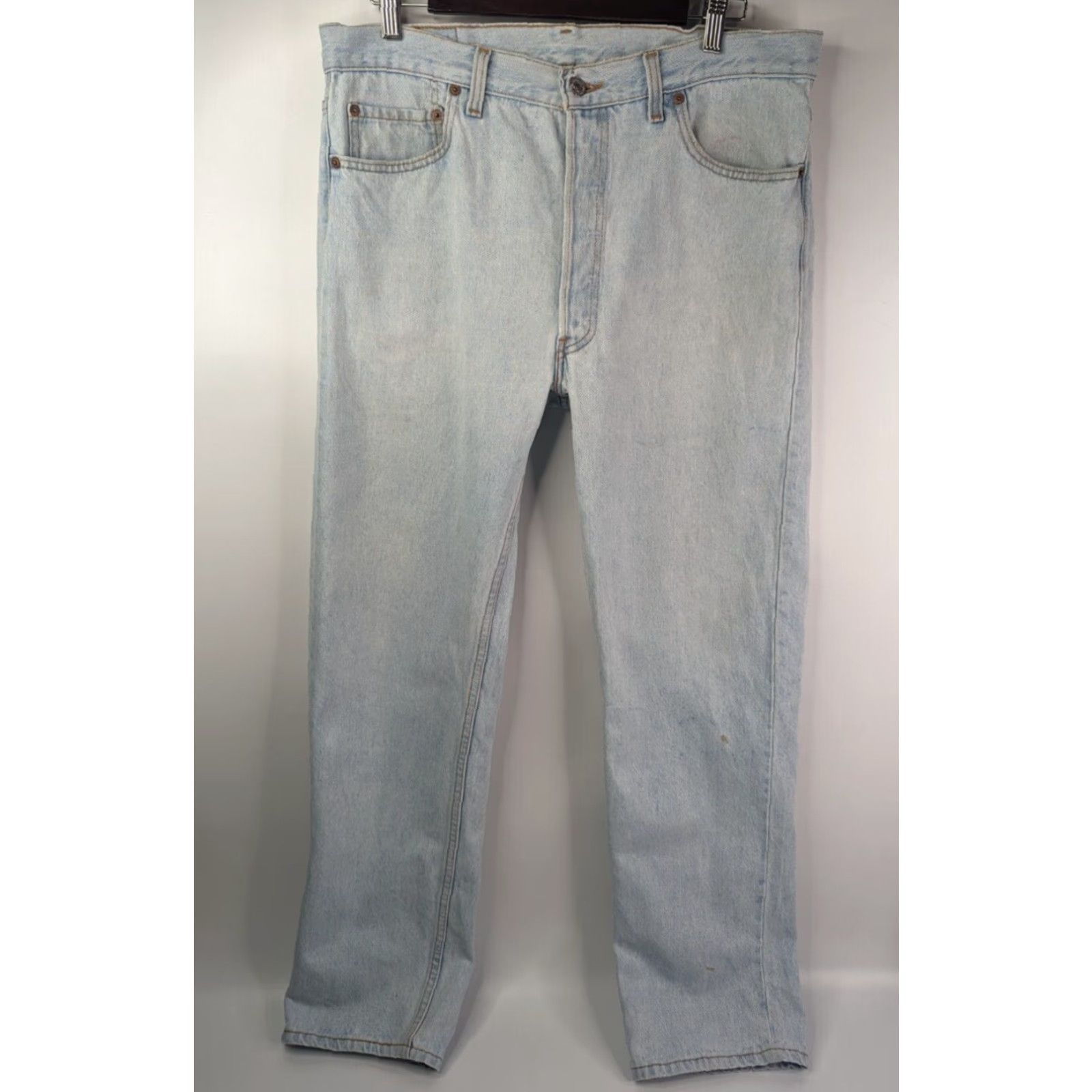 Levi's VINTAGE Levi’s 501 Jeans Men 36x32 Light Wash Button Fly USA 90s Style Straight Mens Jeans Size US 36 / EU 52 - 2 Thumbnail