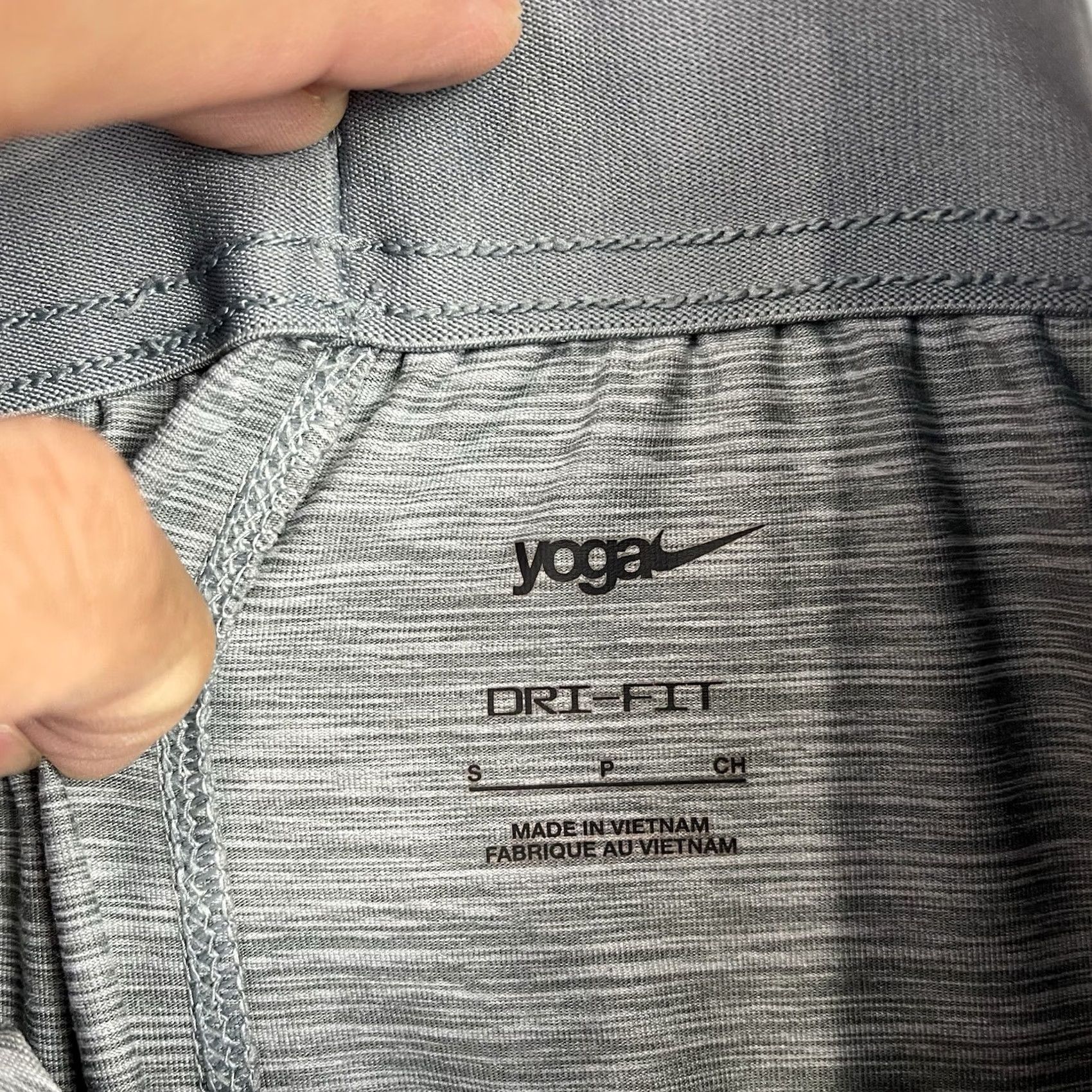 Nike Nike Yoga Shorts Mens Small Dri Fit Athletic Comfort Stretch Pilates DB4199-084 Size US 29 - 5 Thumbnail