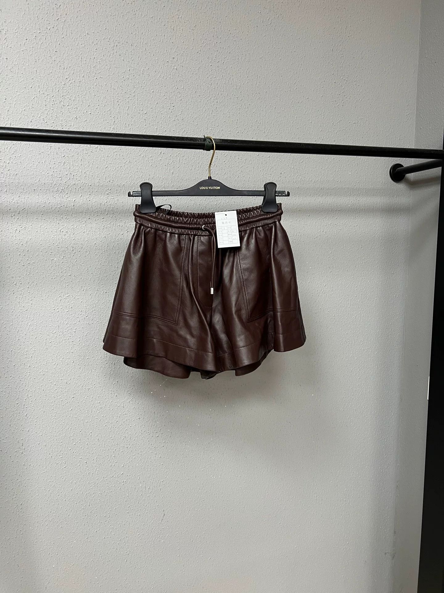 Loewe Loewe Leather Shorts Size 28" / US 6 / IT 42 - 1 Thumbnail