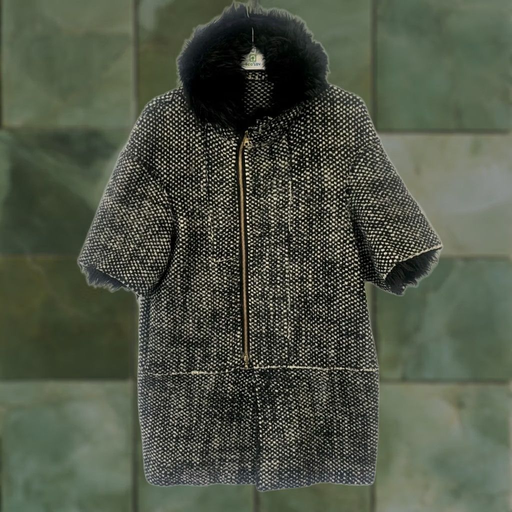 Marni Marni Coat Wool Short Sleeve M White Black Faux Fur Collar Women Milanesque Streetwear Wool Coat Size 32" / US 10 / IT 46 - 1 Thumbnail