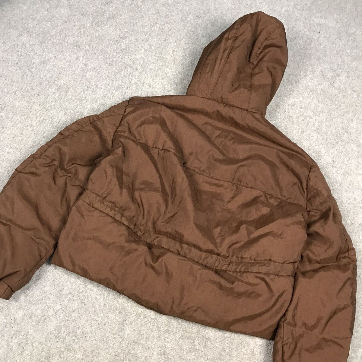 Japanese Brand × Jun Takahashi UNIQLO PUFFER WOMAN JACKET Size S / US 4 / IT 40 - 8 Thumbnail