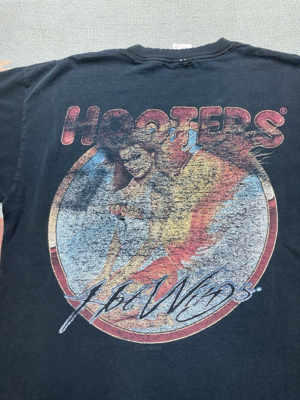 Vintage t shirt hooters restaurant hot wings angel distressed fade L Size US L / EU 52-54 / 3 - 8 Thumbnail