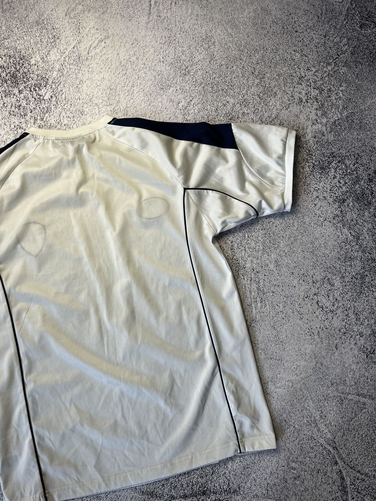 Vintage Mans Vintage LEEDS UNITED Soccer Jersey Y2K Size US S / EU 44-46 / 1 - 22 Thumbnail