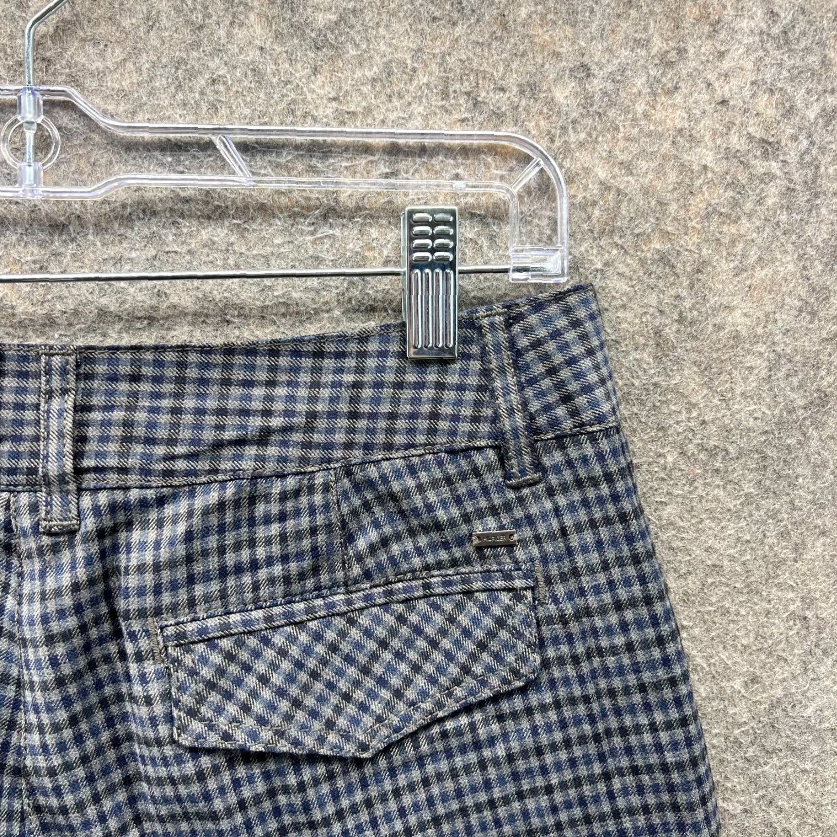 Tommy Hilfiger Tommy Hilfiger Shorts Women 4 Grey Blue Chino Flat Front Preppy Plaid Check Math? Size 27" / US 4 / IT 40 - 4 Thumbnail