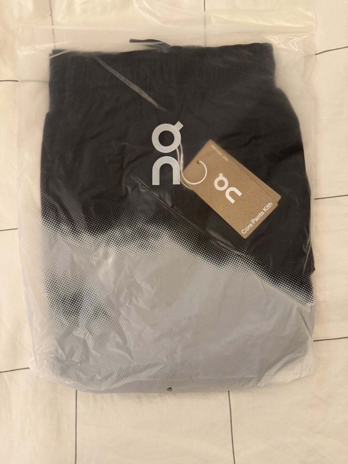 Kith × On Kith for On Core Pant Black Reflective Logo Joggers Large Size US 34 / EU 50 - 8 Thumbnail