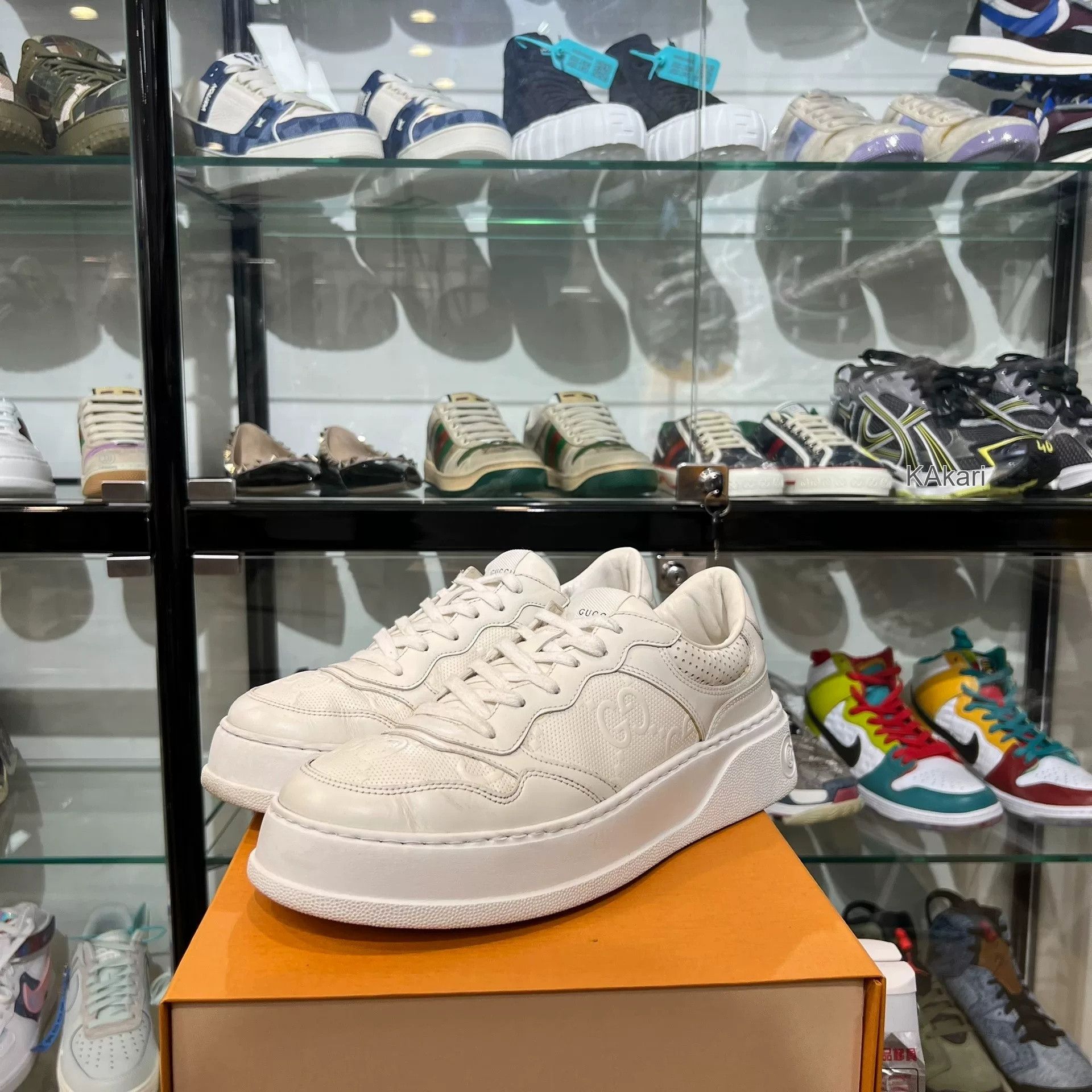 Gucci Gucci Classic White Biscuit Shoes Size US 10 / EU 43 - 1 Thumbnail