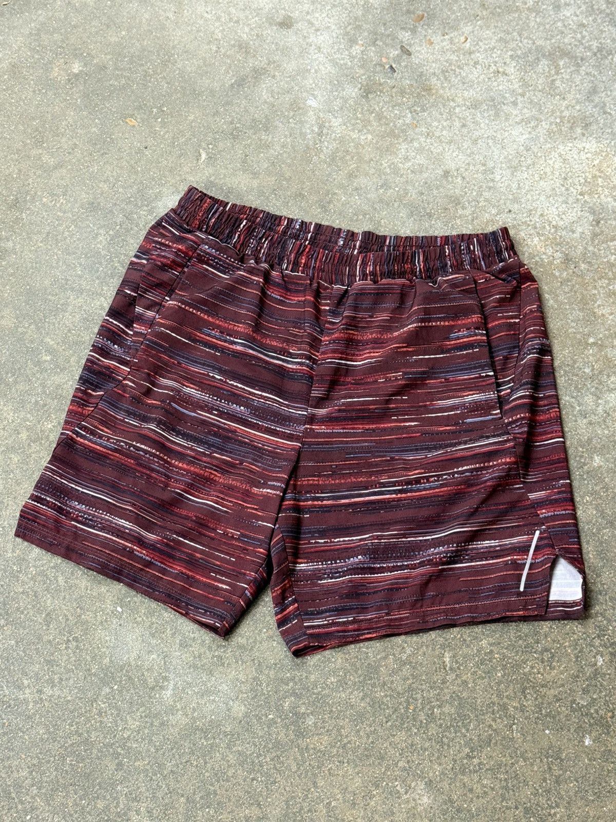 Other All in Motion Un Lined Running Shorts Pattern 7 Inch Inseam Size US 32 / EU 48 - 1 Thumbnail