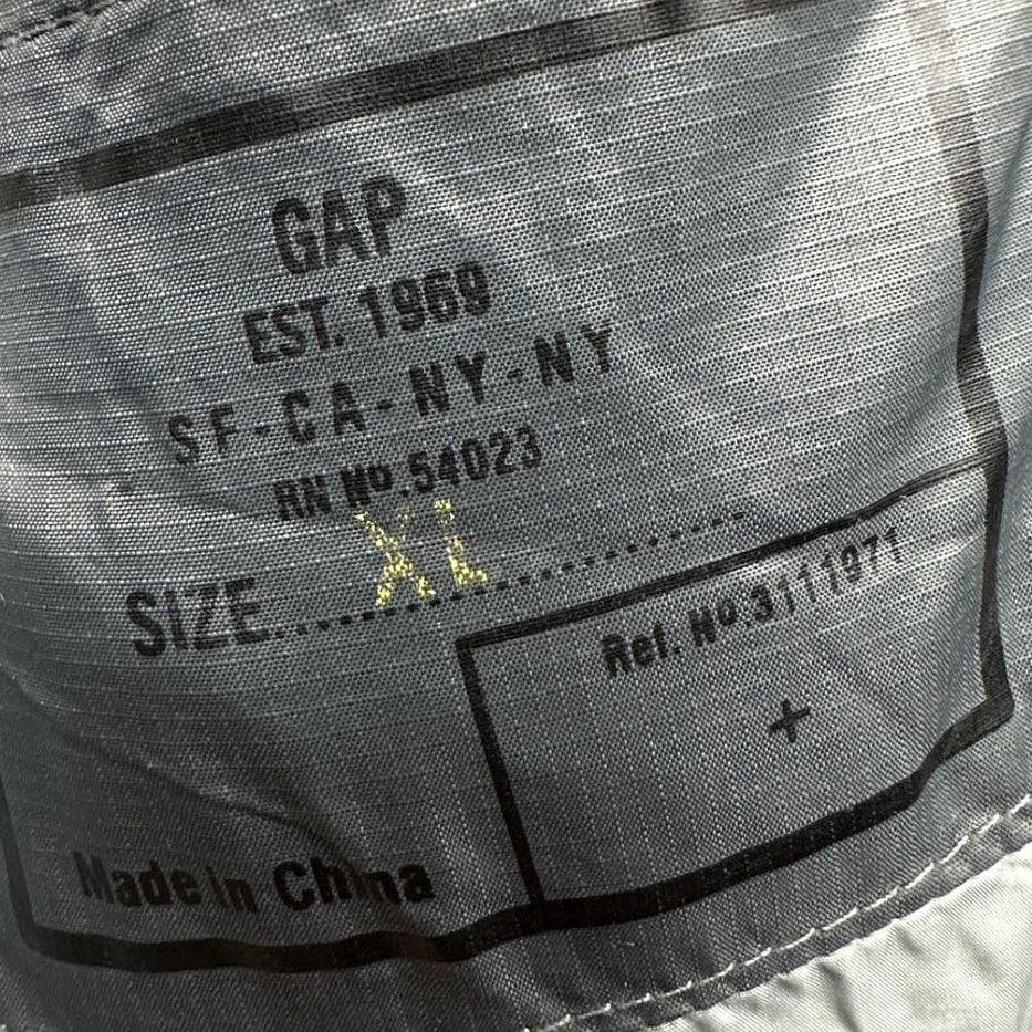 Gap VINTAGE Gap Puffer Vest Jacket Gray XL Down Button Mens 90s Casual Travel Modern Ripstop Size US XL / EU 56 / 4 - 2 Thumbnail