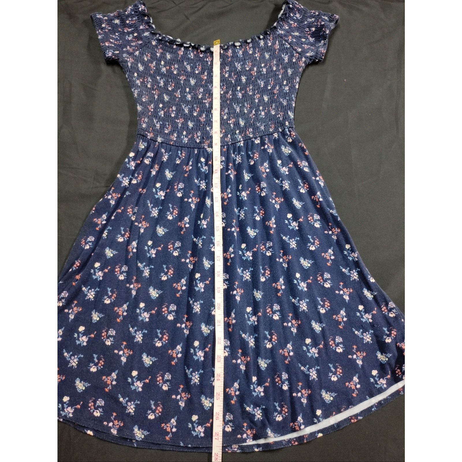 Hollister Hollister Navy Floral Smocked Short Sleeve Dress Size S / US 4 / IT 40 - 3 Thumbnail