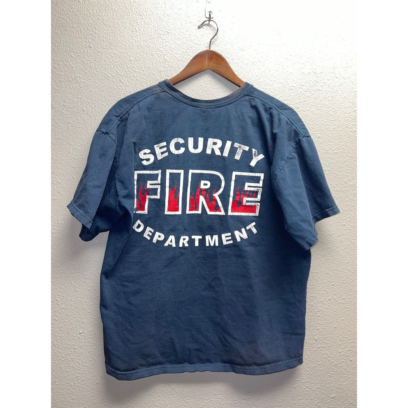 Gildan Vintage Security Fire Department Shirt Fire Fighter VTG XL Size US XL / EU 56 / 4 - 1 Thumbnail