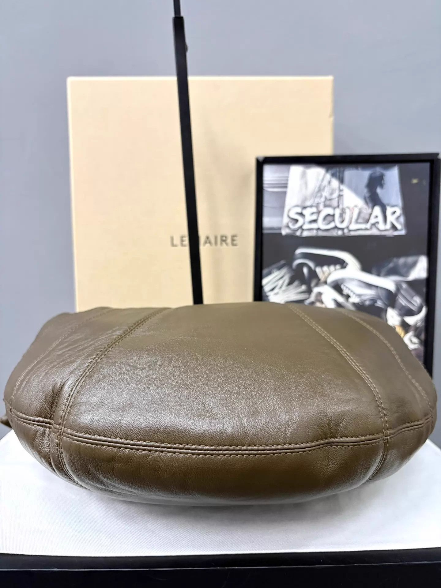 Lemaire Lemaire Croissant Nappa Lambskin Hobo Deep Tobacco Size ONE SIZE - 9 Thumbnail