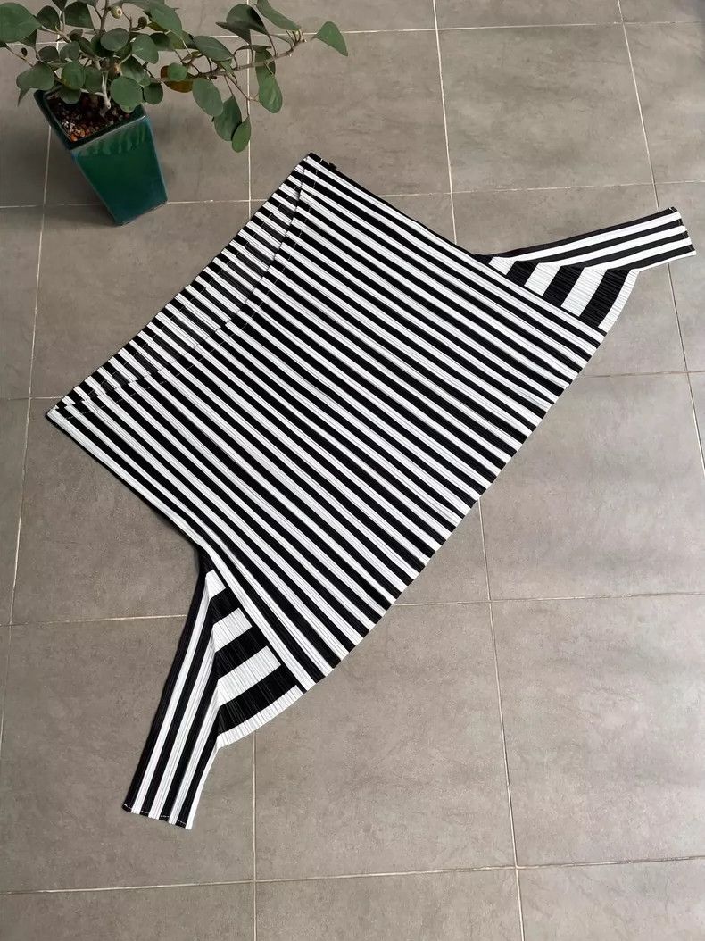 Issey Miyake Issey Miyake size:one size Black and white pleated zebra c Size XS / US 0-2 / IT 36-38 - 5 Thumbnail