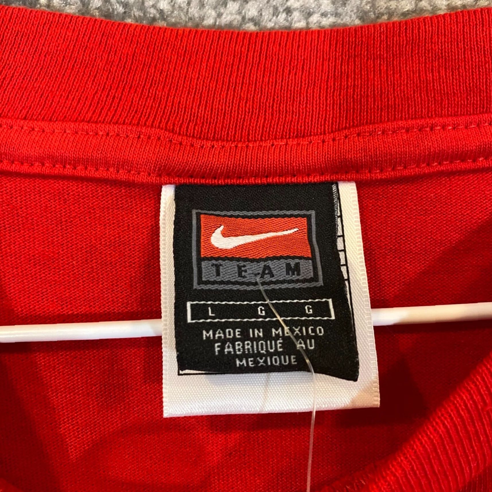 Nike VINTAGE Nike Shirt Long Sleeve Adult Large Red Black Swoosh 2002 Y2K Mens Size US L / EU 52-54 / 3 - 4 Thumbnail