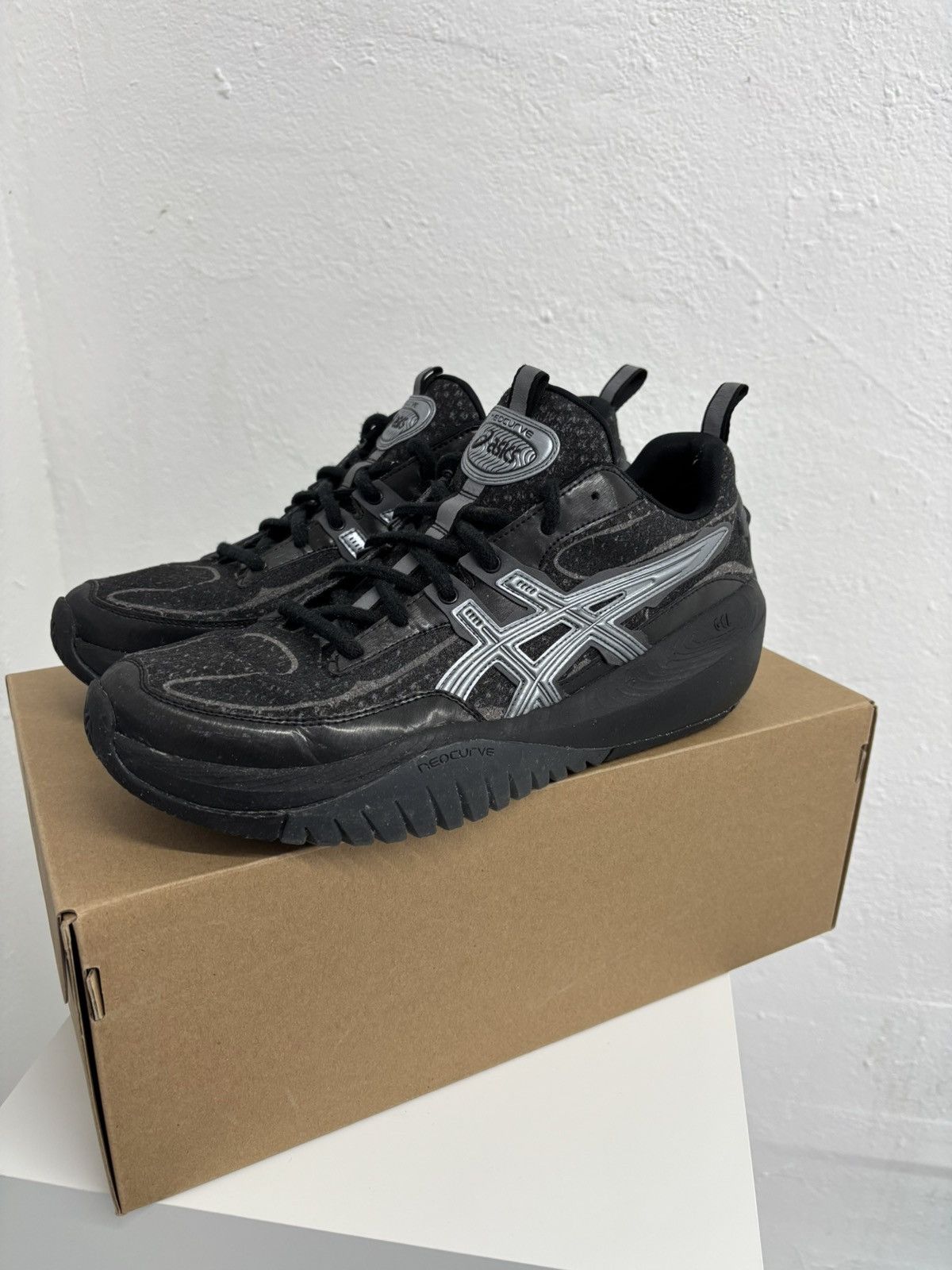 Asics Asics Neocurve Size US 11 / EU 44 - 1 Thumbnail